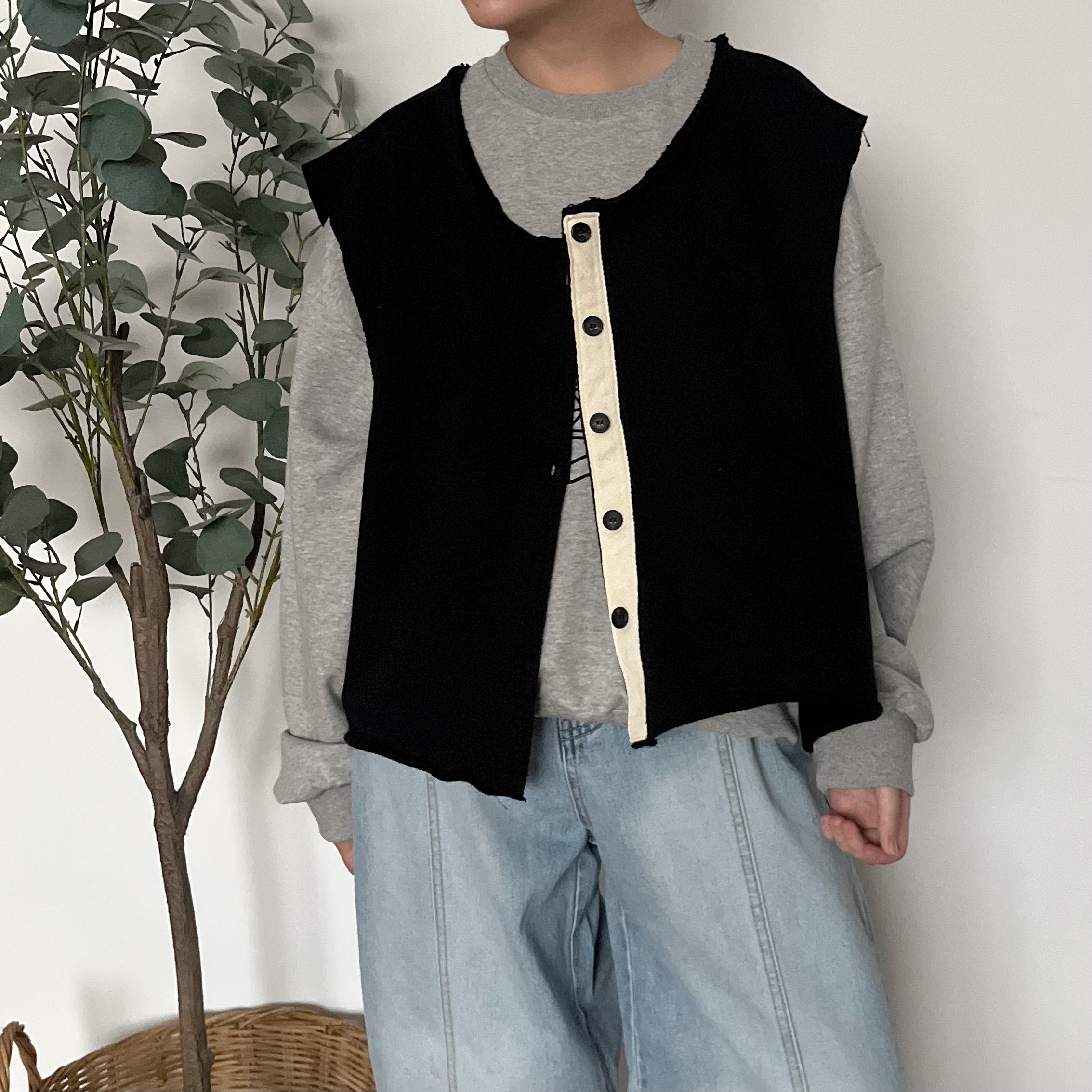 C106AEBC-B627-4A7F-9463-1927EC9A0002