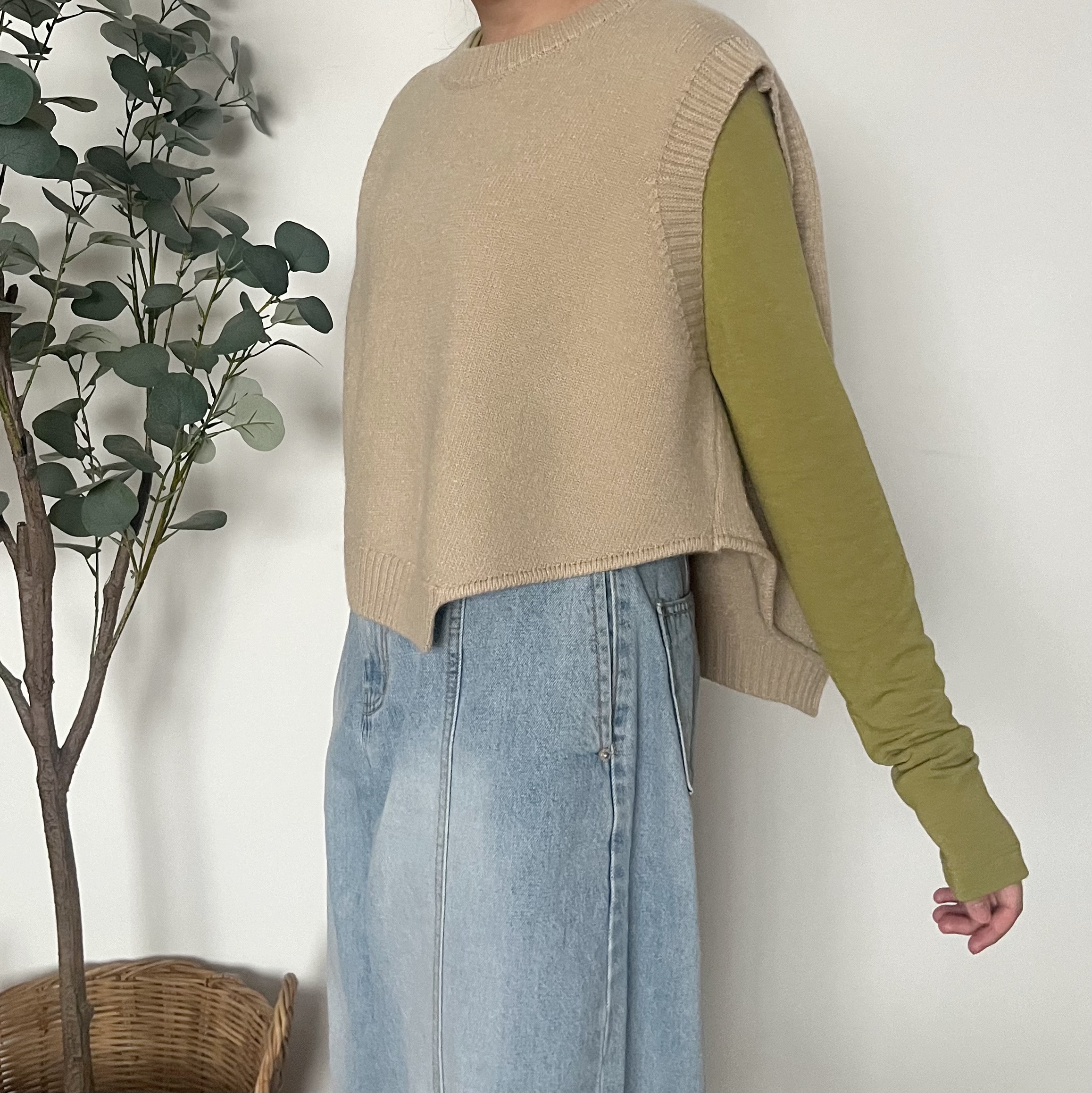 FEEABE56-107B-435D-8421-43CA4A364A84