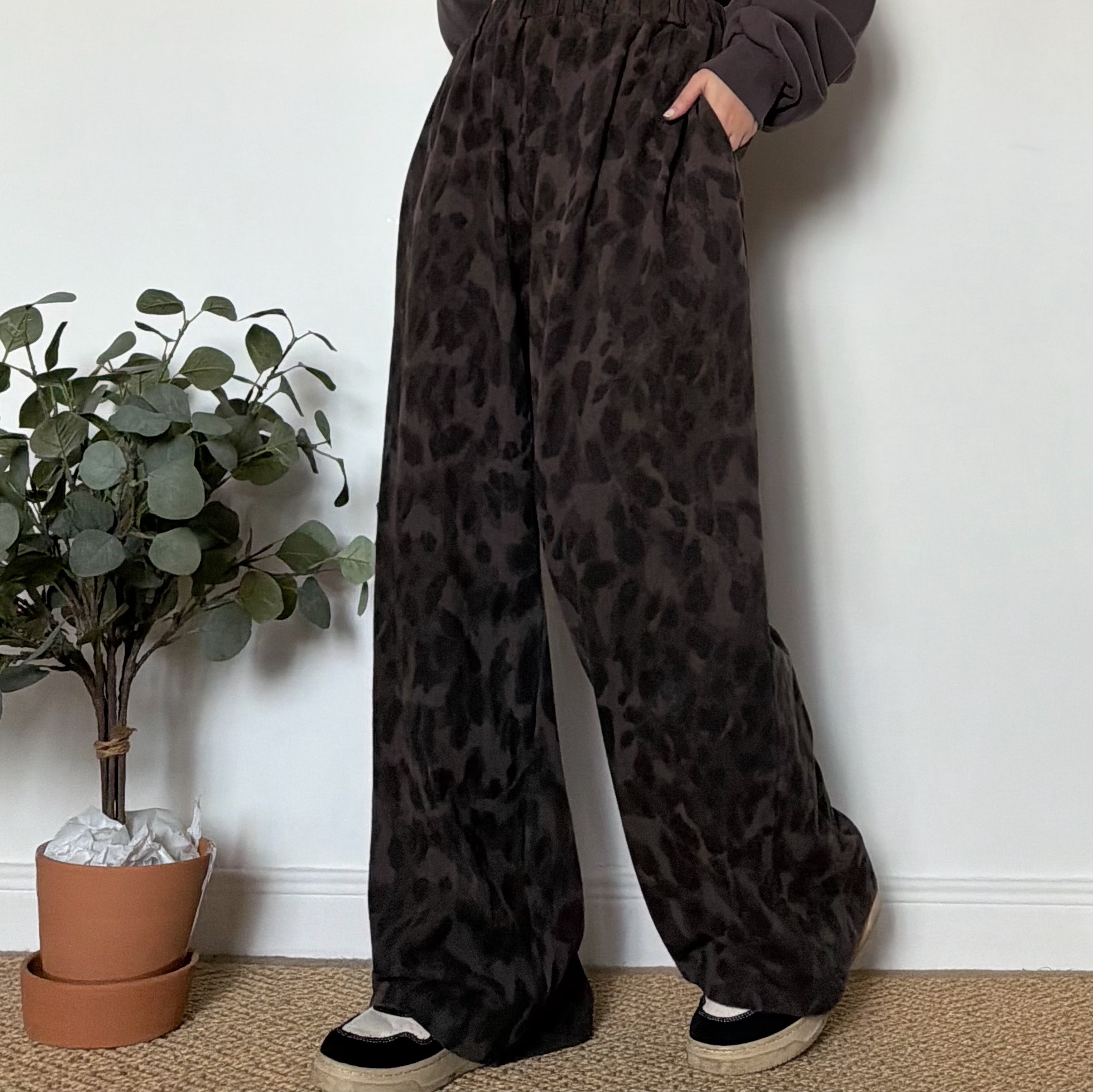 EB3170E7-3684-4EE4-B6EE-601EA2E7849B