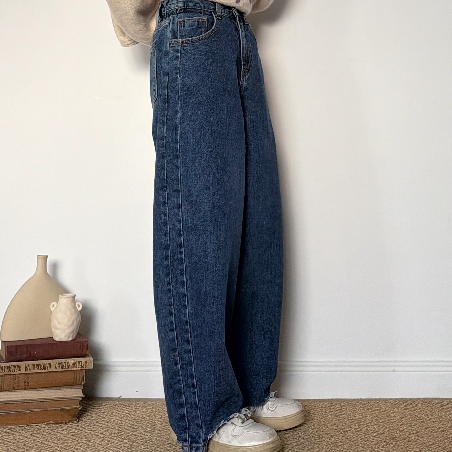 36127DEF-D0AD-4A00-925C-281C85BE37ED