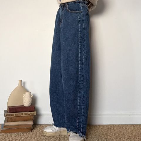 6E5F00B6-F7F4-4B4B-ADDE-A78AAE28AD2D