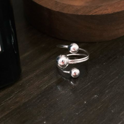 tw-11134207-81ztg-mecxm0bnfh8j1f