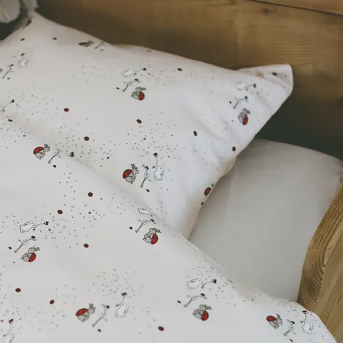 Levi bedding Lady bunnies 2