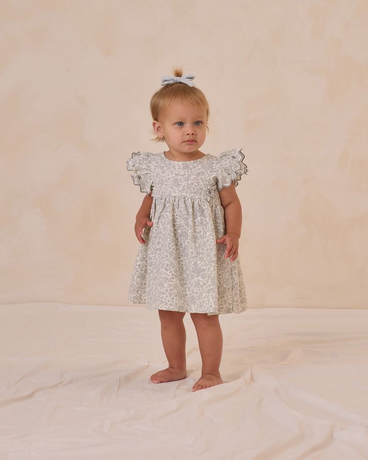 QM-SS25-D1-STUDIO-WEB-18
