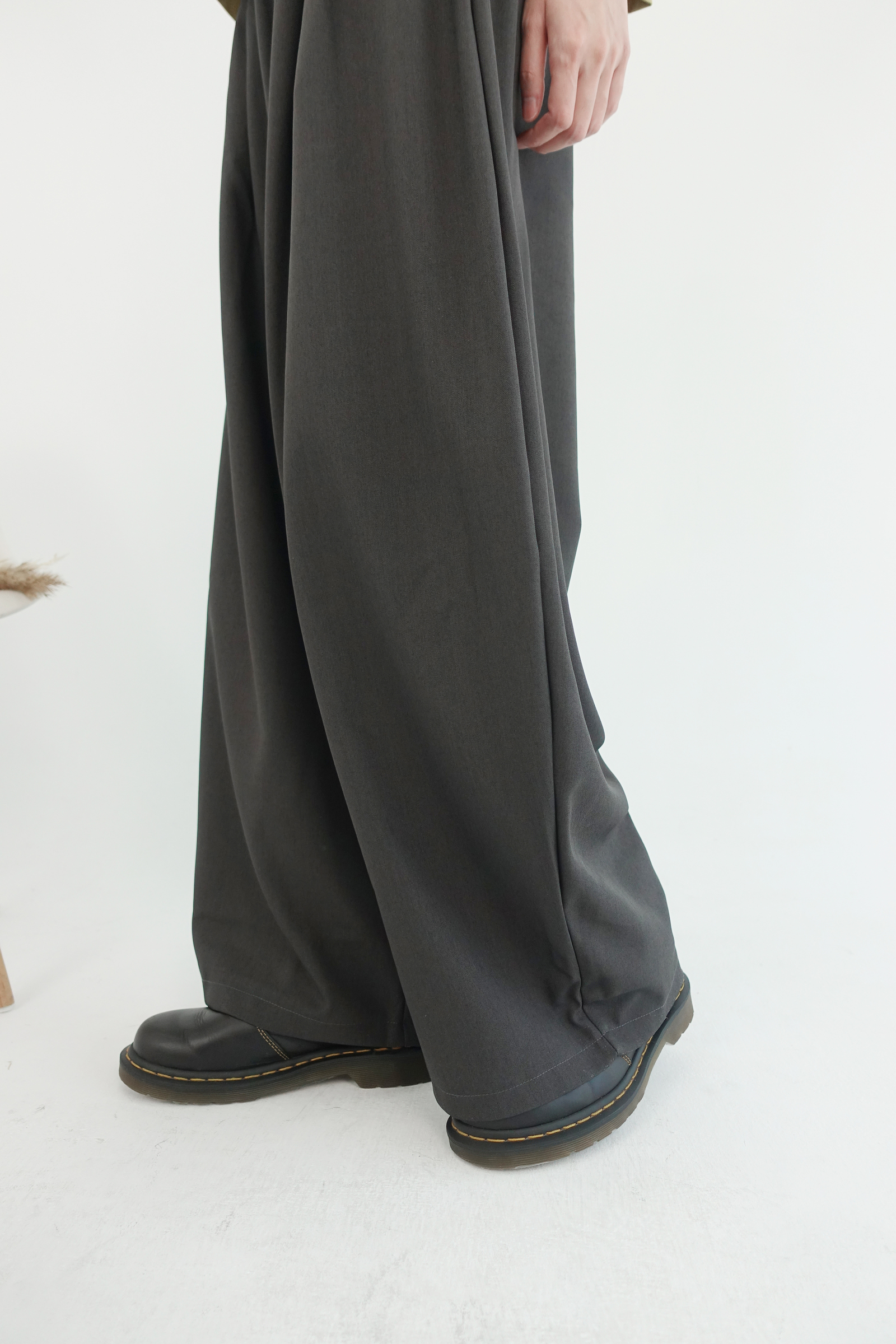 pleated-cocoon-trousers-g