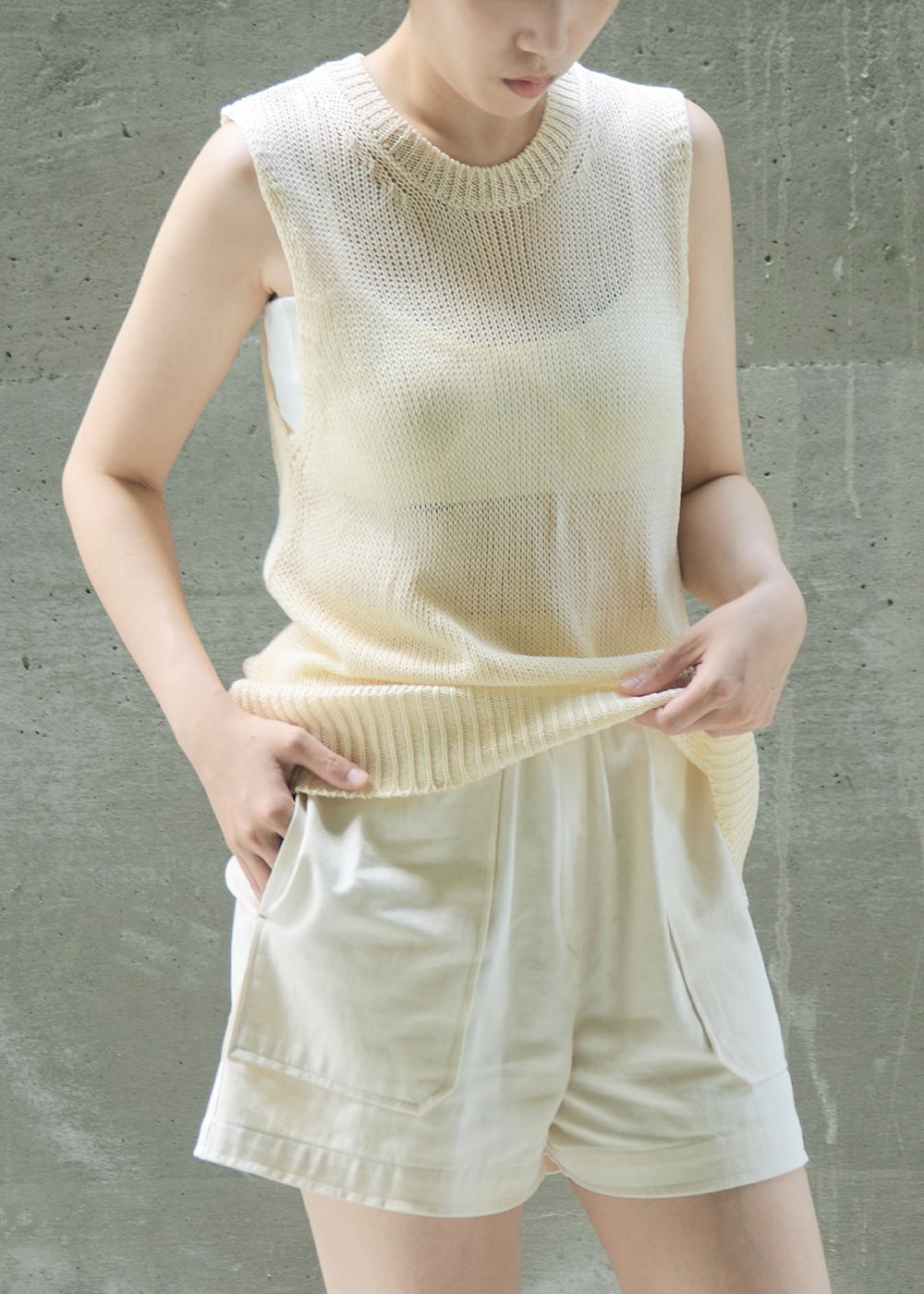 24.針織簍空無袖上衣(杏)_工作區域 1