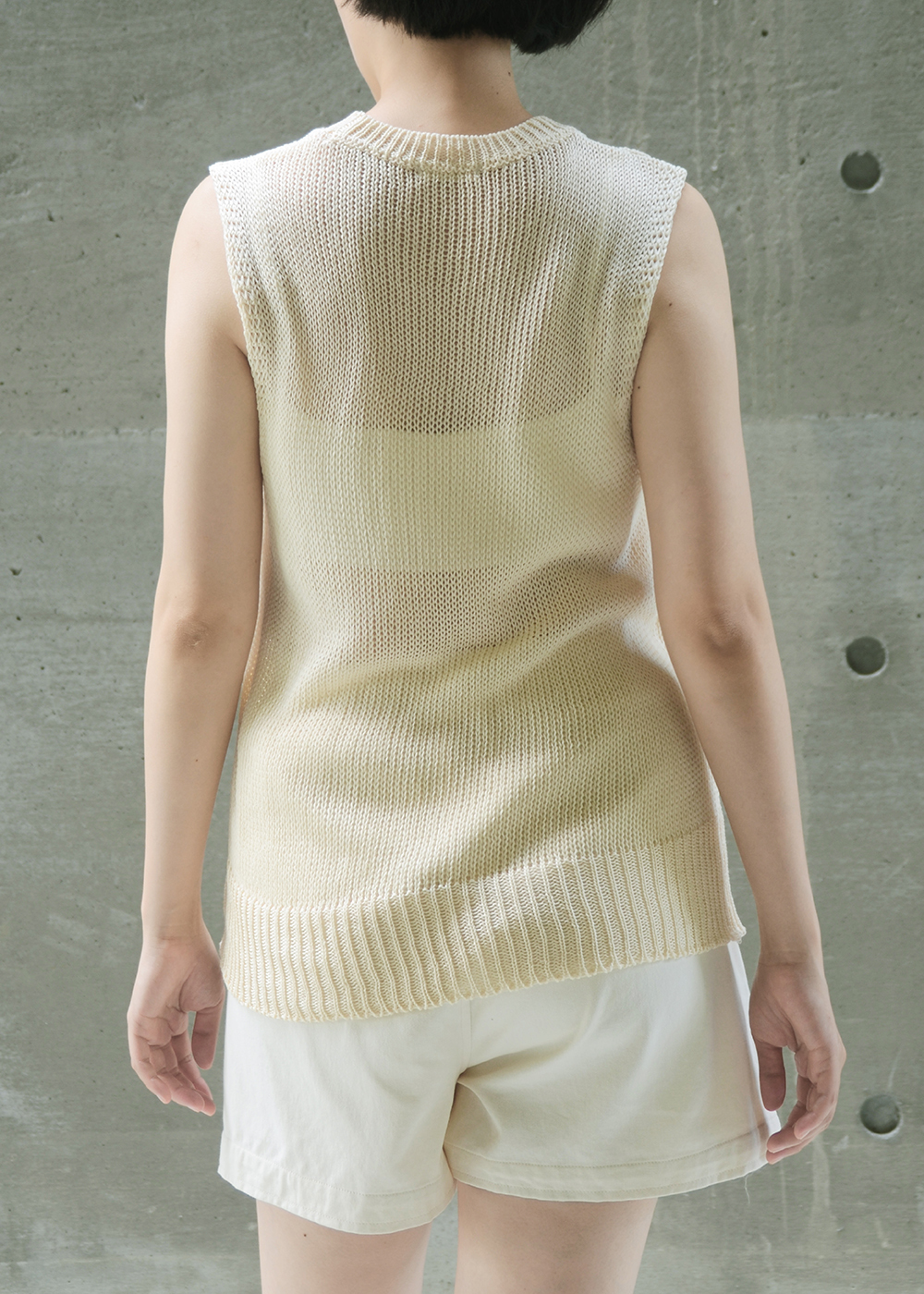 24.針織簍空無袖上衣(杏)-02