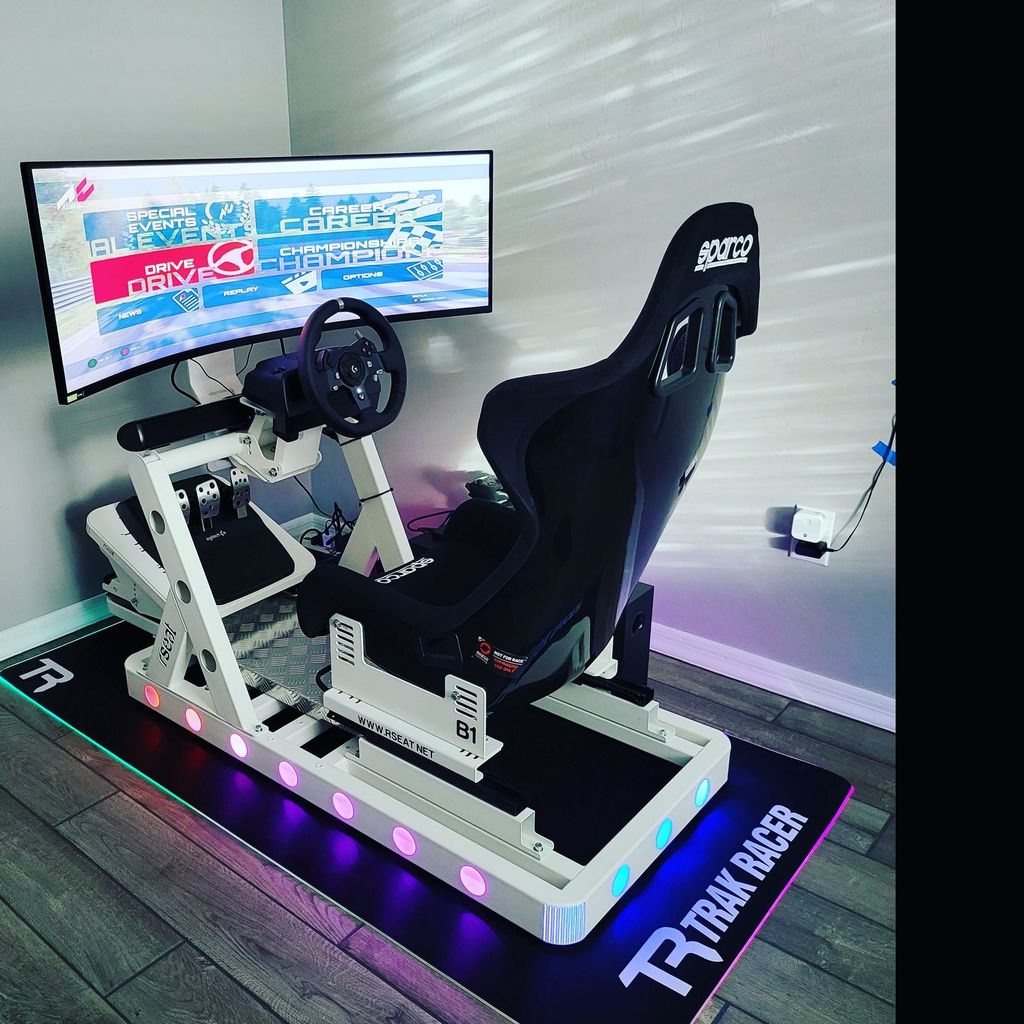 1b5d690e-512d-4f22-a8b7-d986fad71372_large