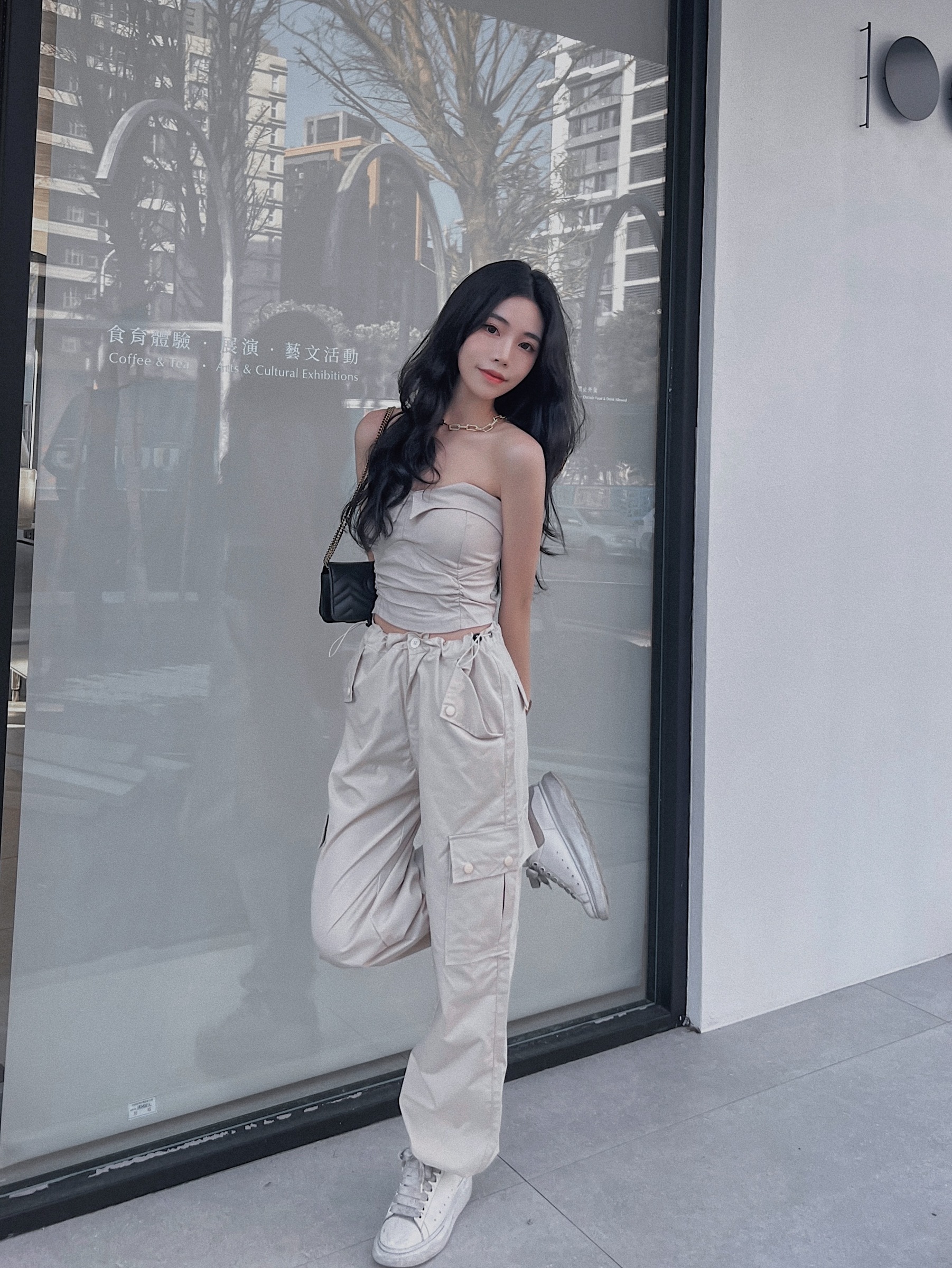 EE716FE6-12F9-4363-8660-A38F8DDA86D1