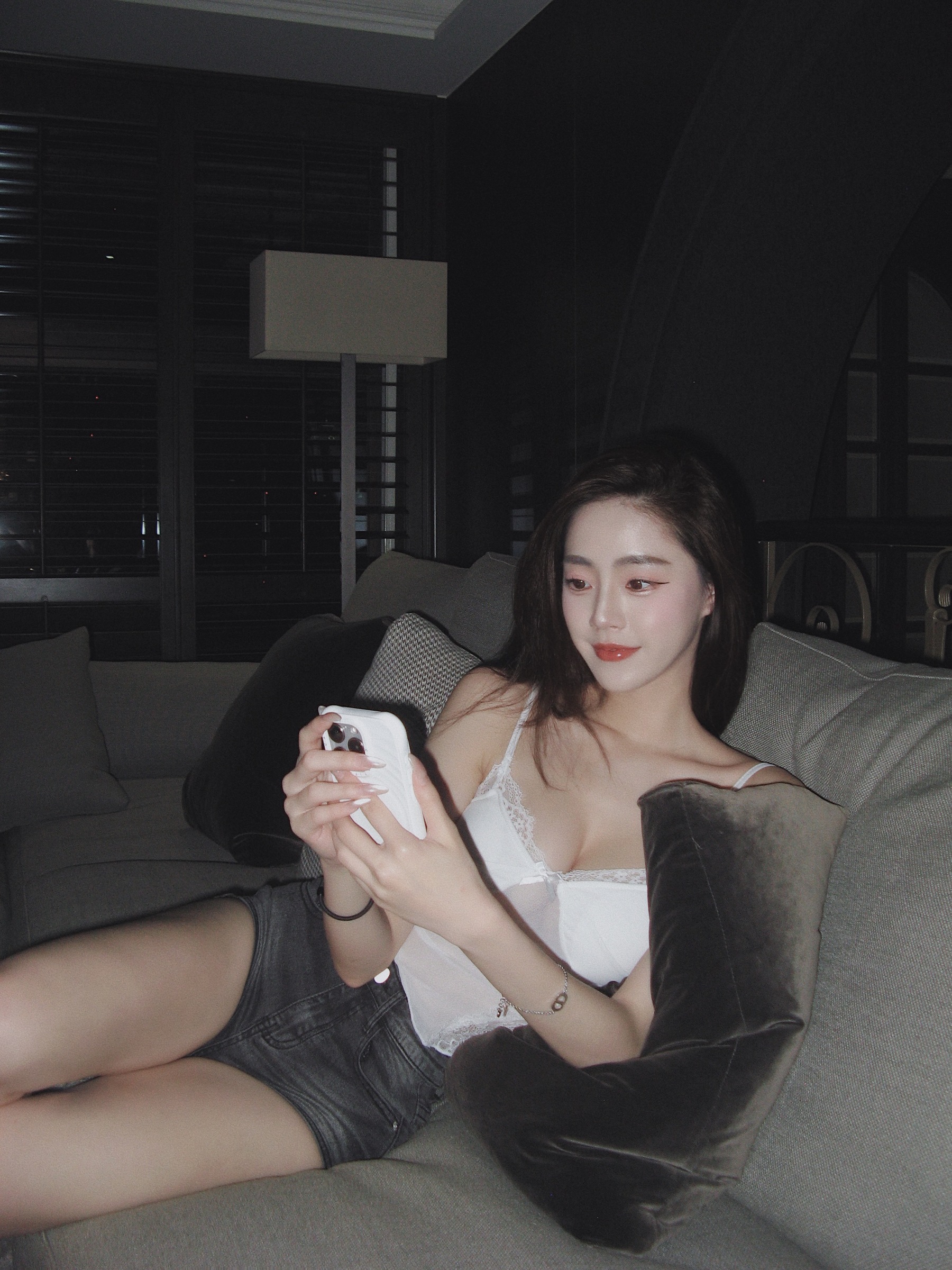 0DD941FD-123D-4E82-B9F4-BFB92E22A627