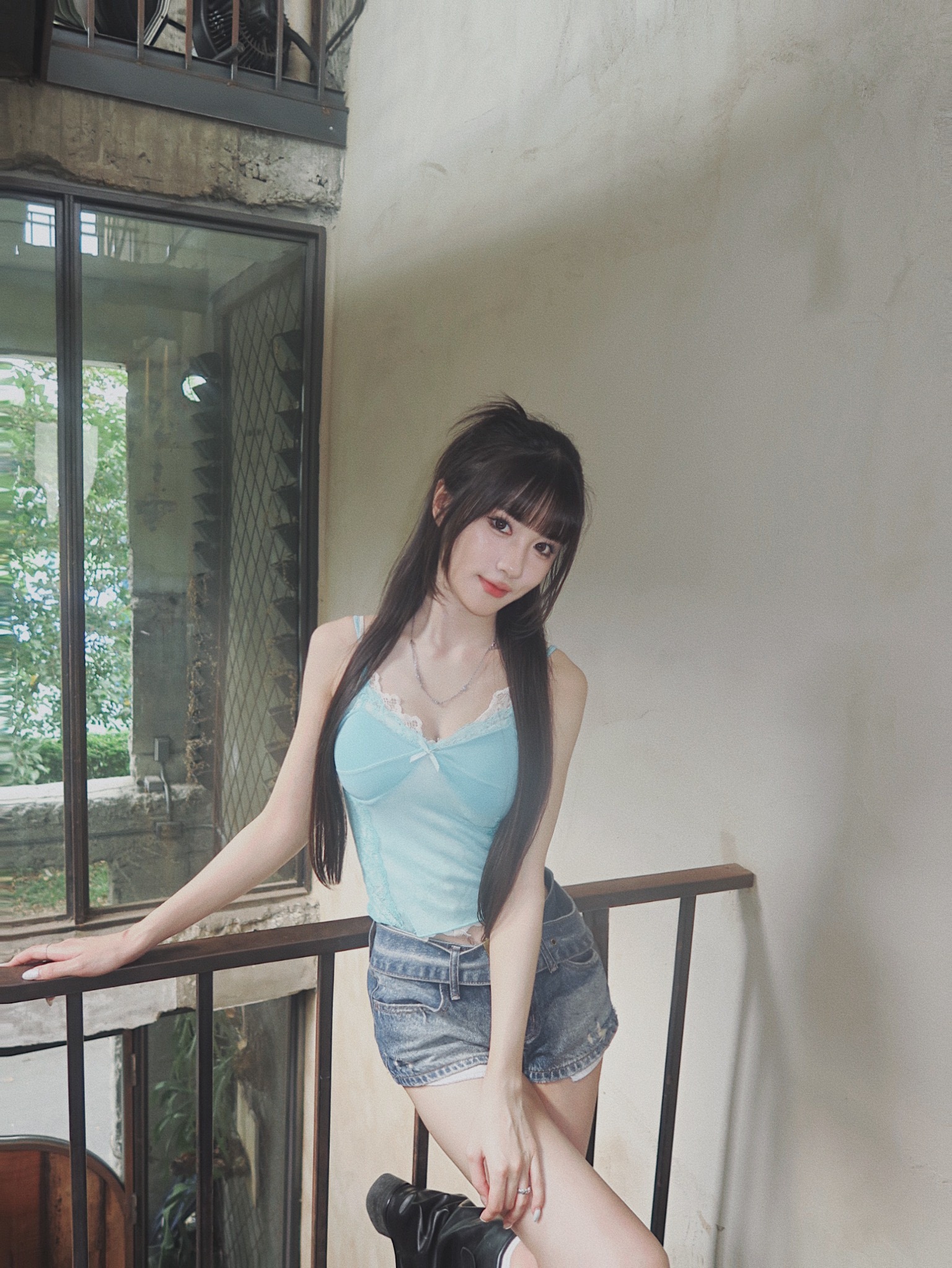 2E5B5A52-1E30-4F6B-B722-FE622BFF361E