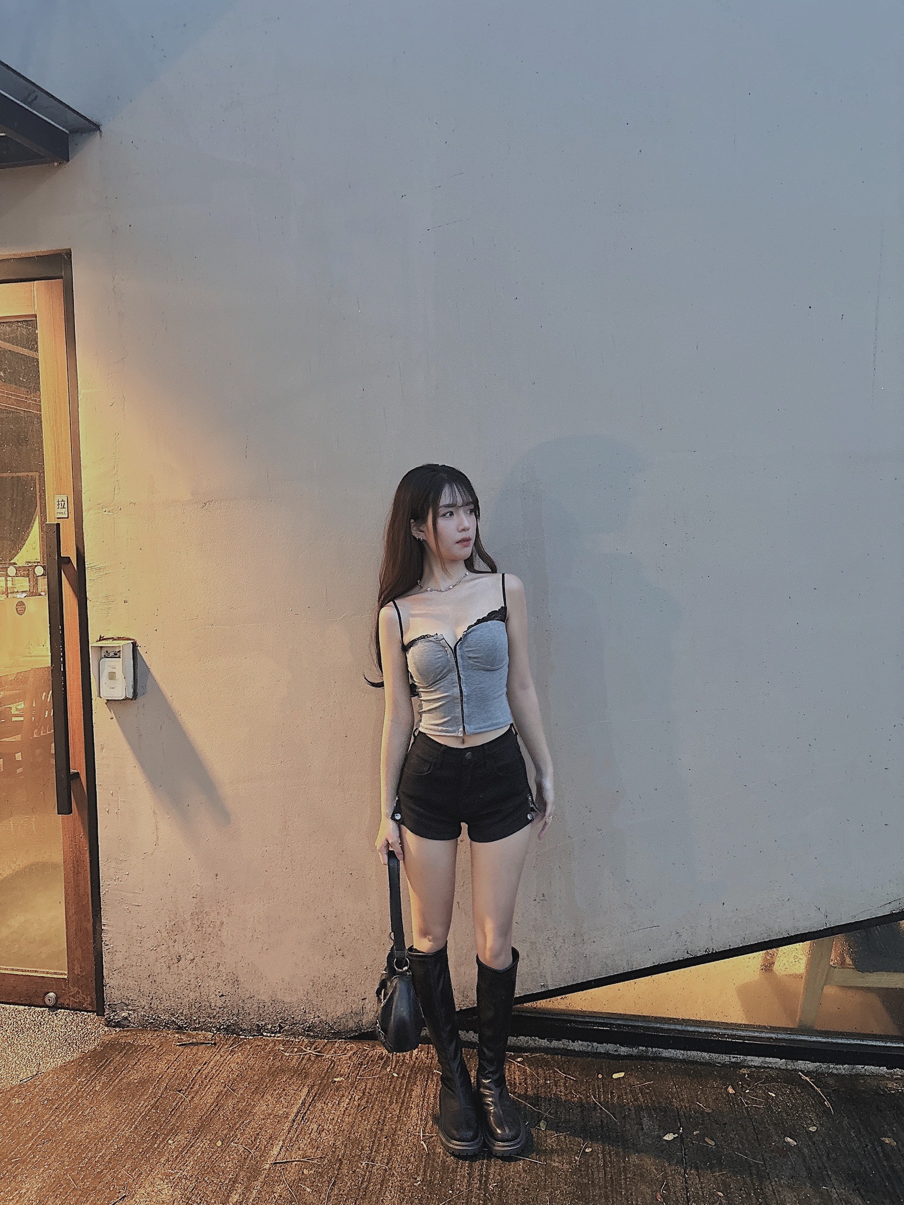 DA7F7F56-C187-4A1F-8D4A-88E5118687AD