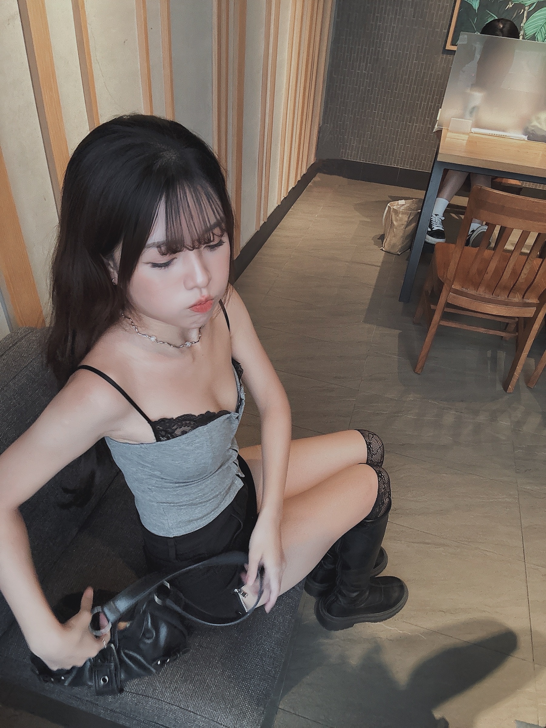 5B57C7AE-F089-40DC-B104-EF2A31F661FE