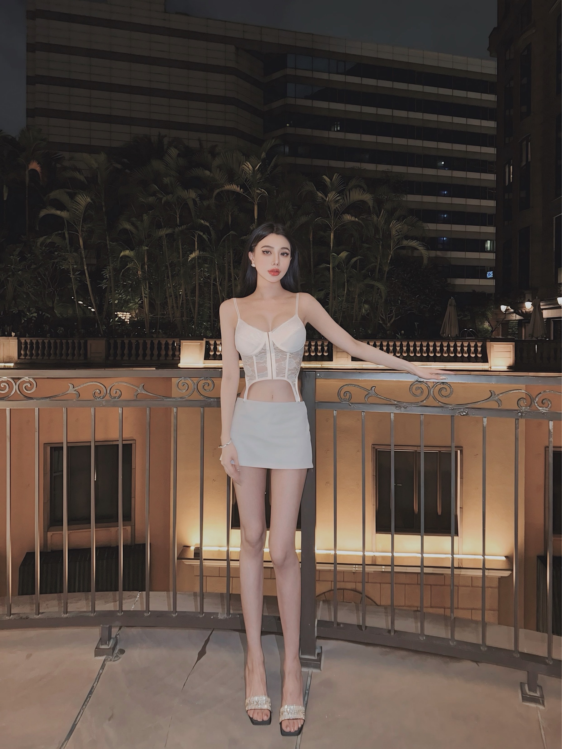 40EB396F-6B68-4F80-B6A5-DBFEE142B43D