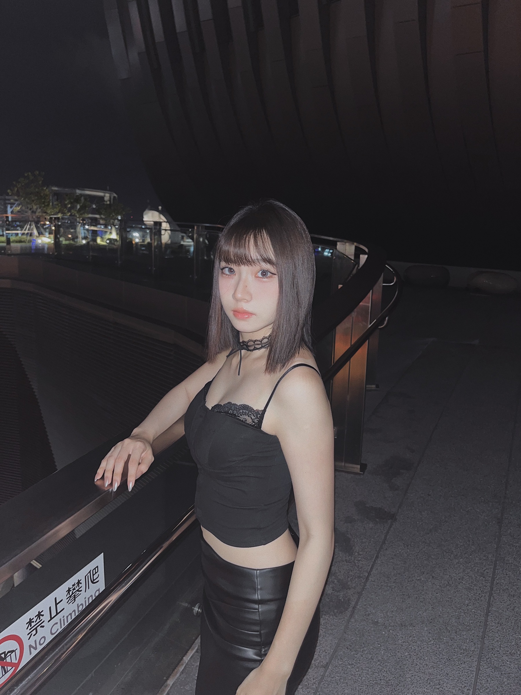 16D4221B-EBE8-4EBA-B94D-D2D6F8F5E7D5