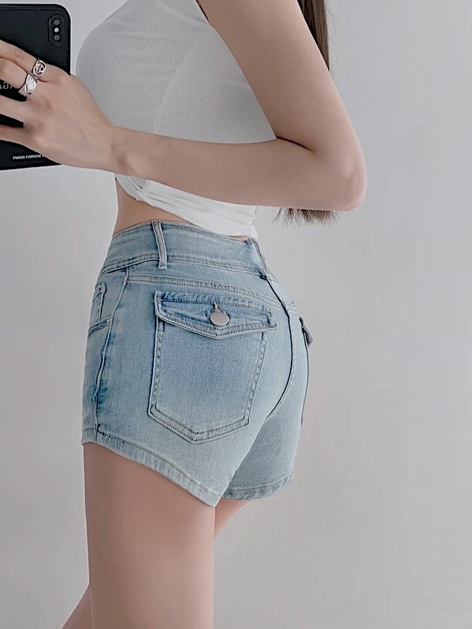 CE64A575-D5CB-44BC-B2E5-D79BBAE04F7E