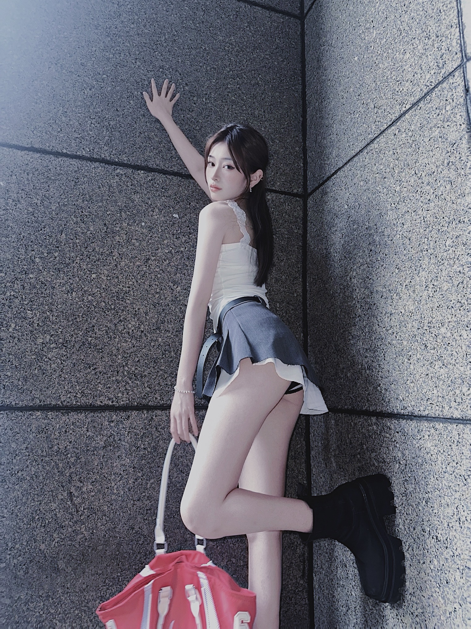 9DE78708-5C18-45E2-82E3-5756A6D4076A