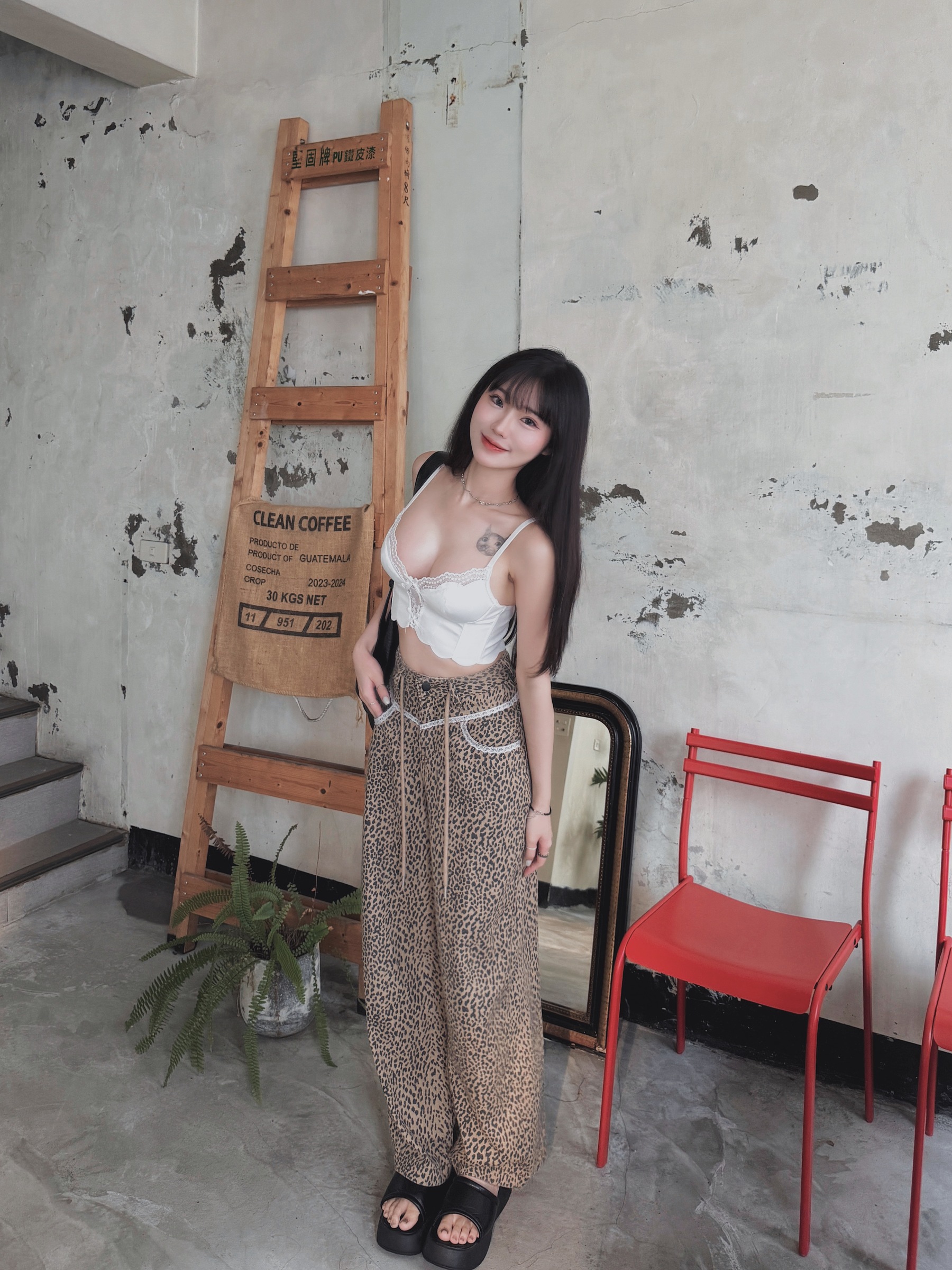 7840792C-B6EC-4223-9A40-731D6F8251BE