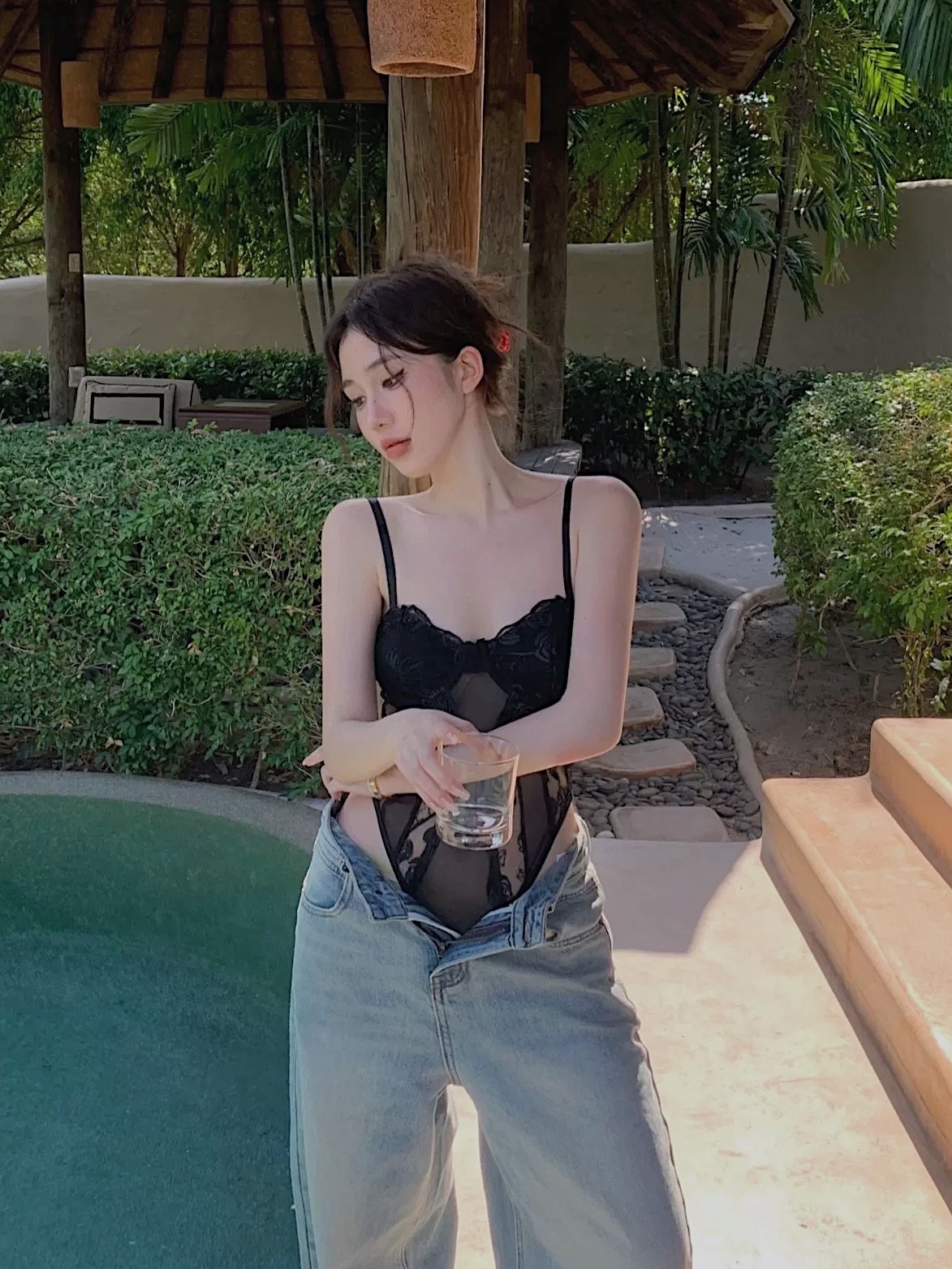 AB0C0F7E-06AD-402C-A1EE-55892174E02B