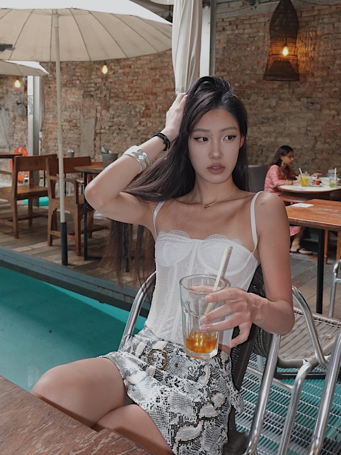 2502EB82-A81E-4D8C-88CD-9367D52E9F65