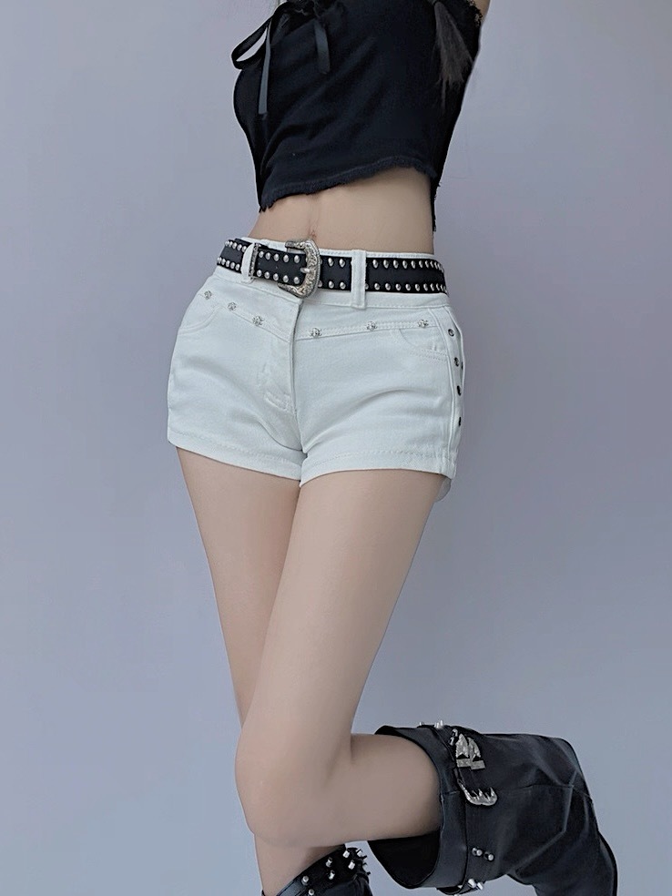 B6963EE8-249F-4445-A10C-862FDB898142