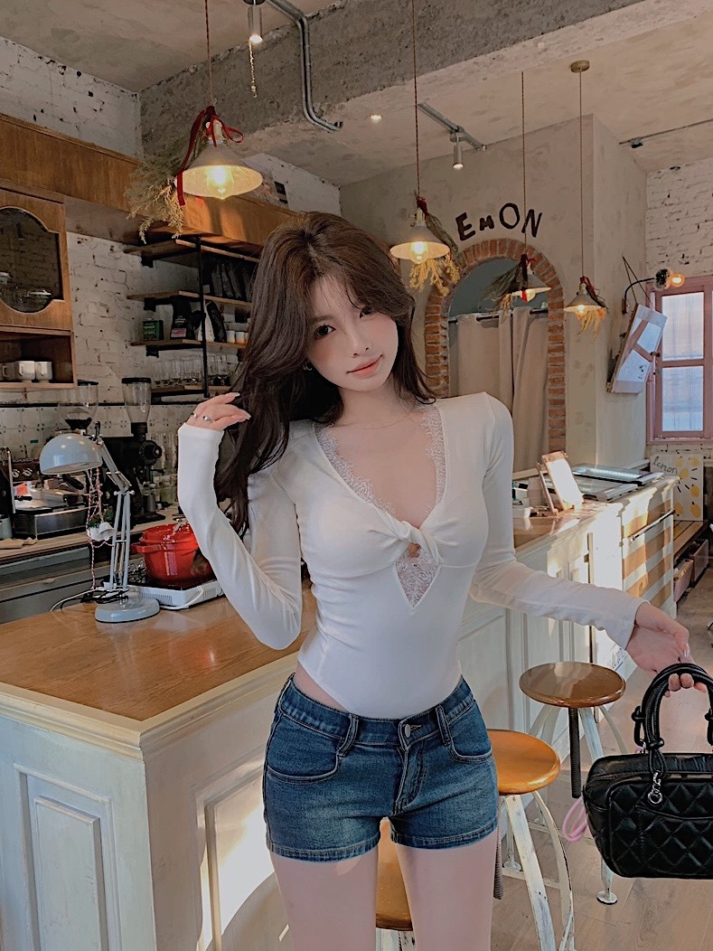 B387EC81-4309-4EE4-9FBB-BC600B2639D1