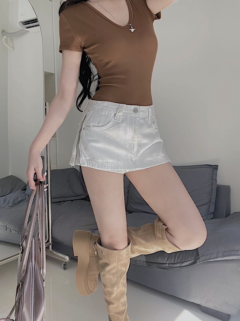 D3863951-3DDA-419F-B1A1-850BB272E697