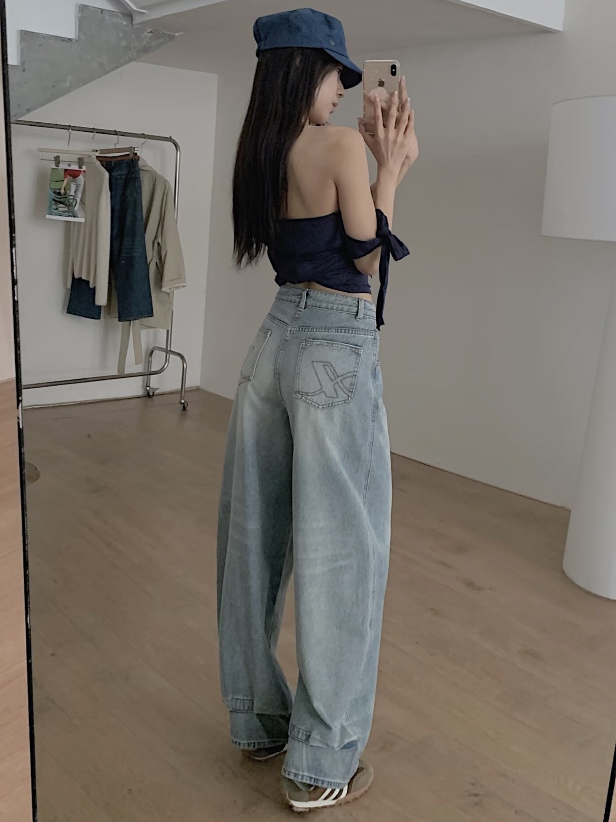 5EC81F3D-F70B-4C9D-9DDD-BB3585B8274C