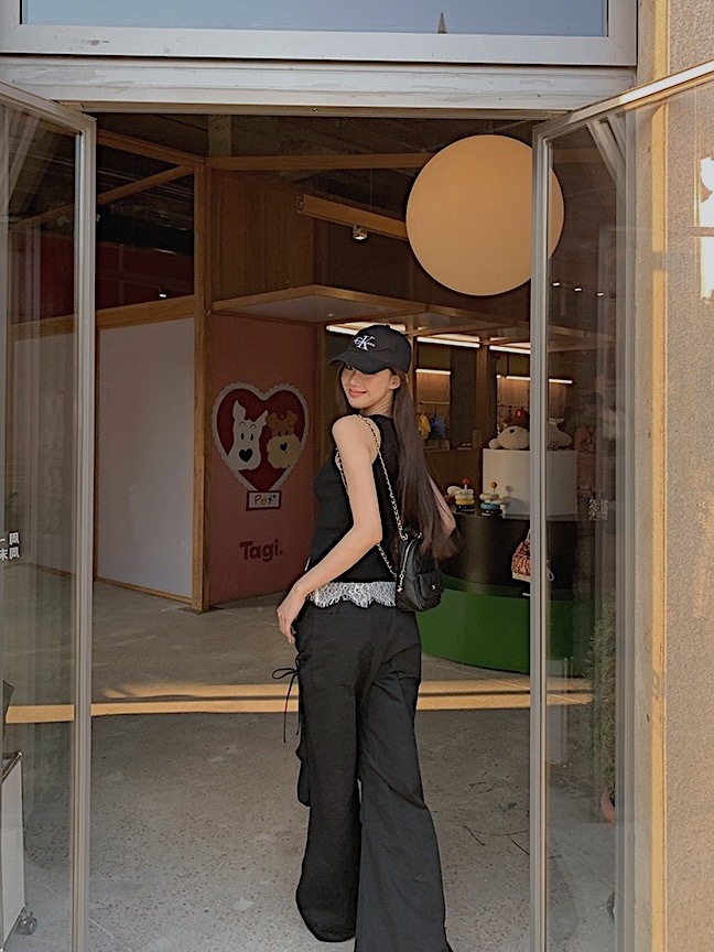 ADE326EB-7EDC-4FEC-BE2D-CD9D688E09A2