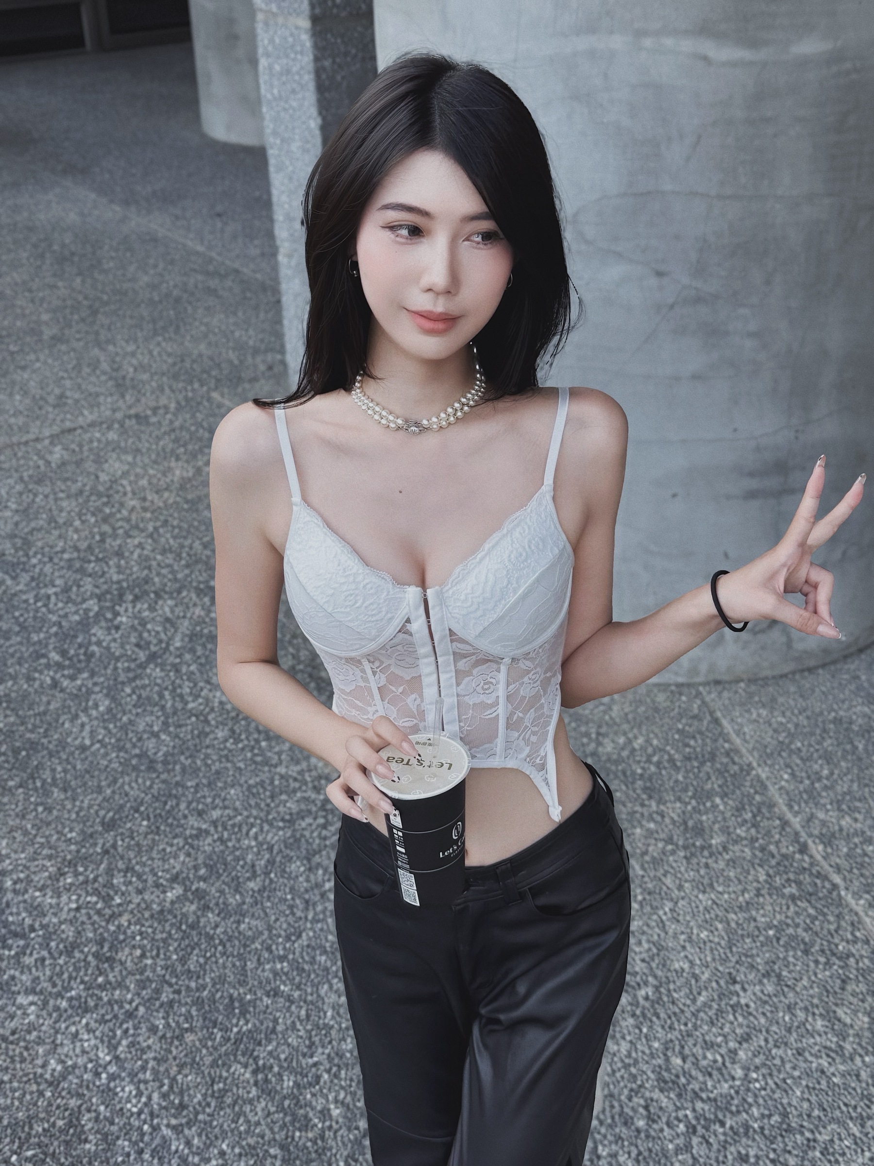 EA9ACFFB-DD06-4AA0-85F3-36C89C57C0BF