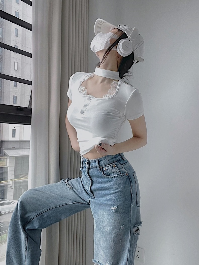 BC2B051B-0F2D-43A8-A71B-EB5D123FDF98