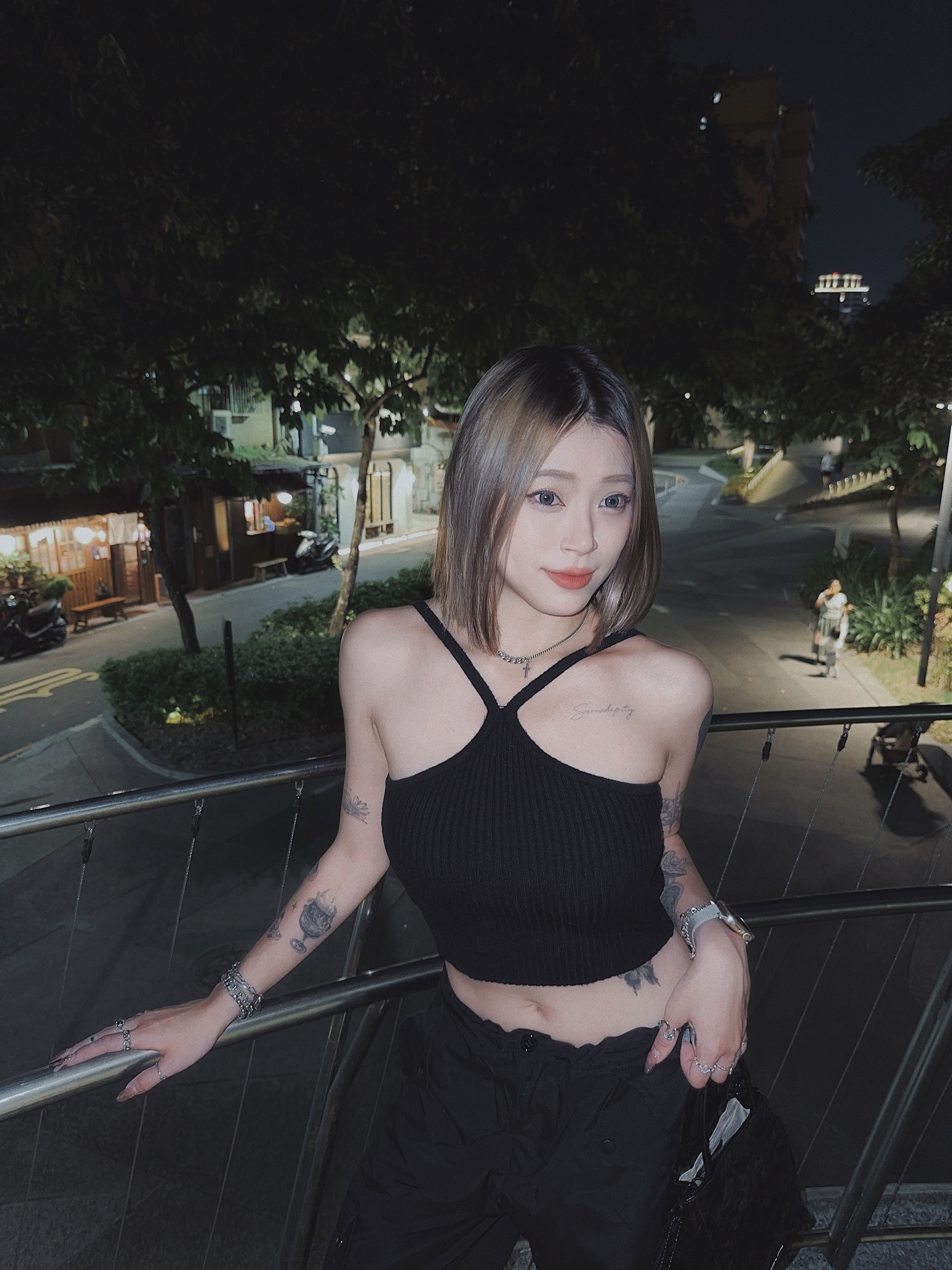 DE2AF1C1-4D83-4F75-98B6-7C91B24296B6