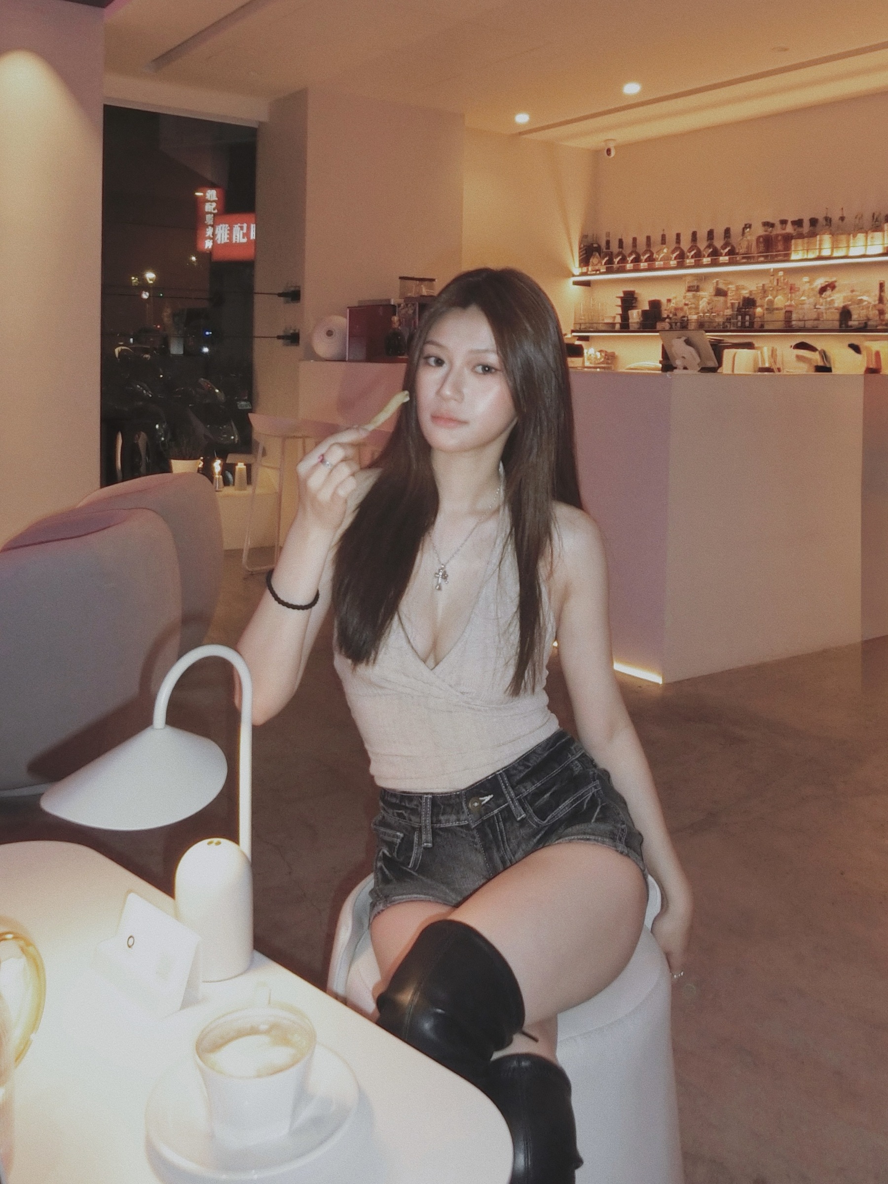 DAE0CC1B-12F5-4D62-8A2E-F7BC0C896E7B