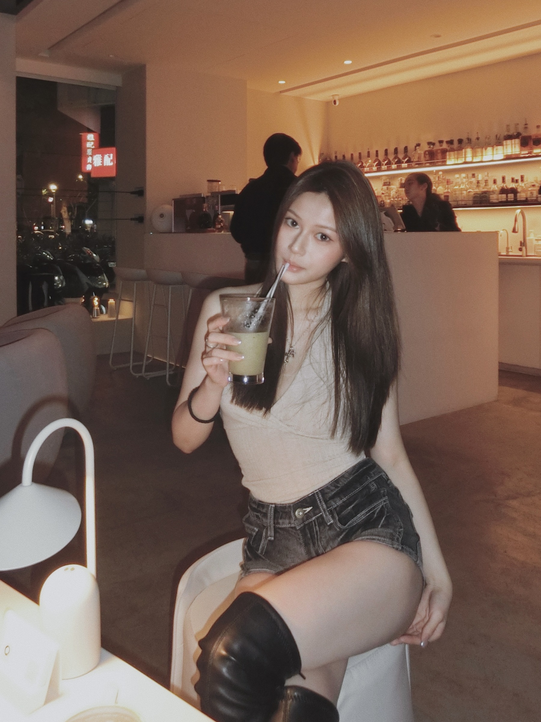 67831BDA-44A0-43EF-919F-E2F070BABE0B