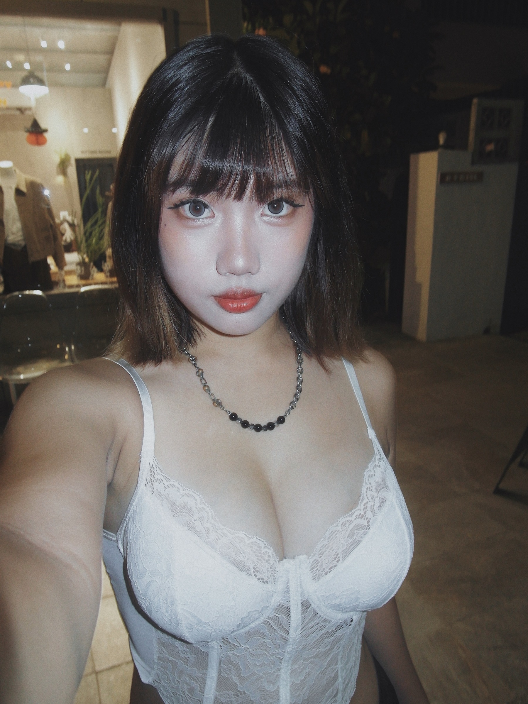 43AAB0FE-1897-4E31-90D3-6452A75202FA