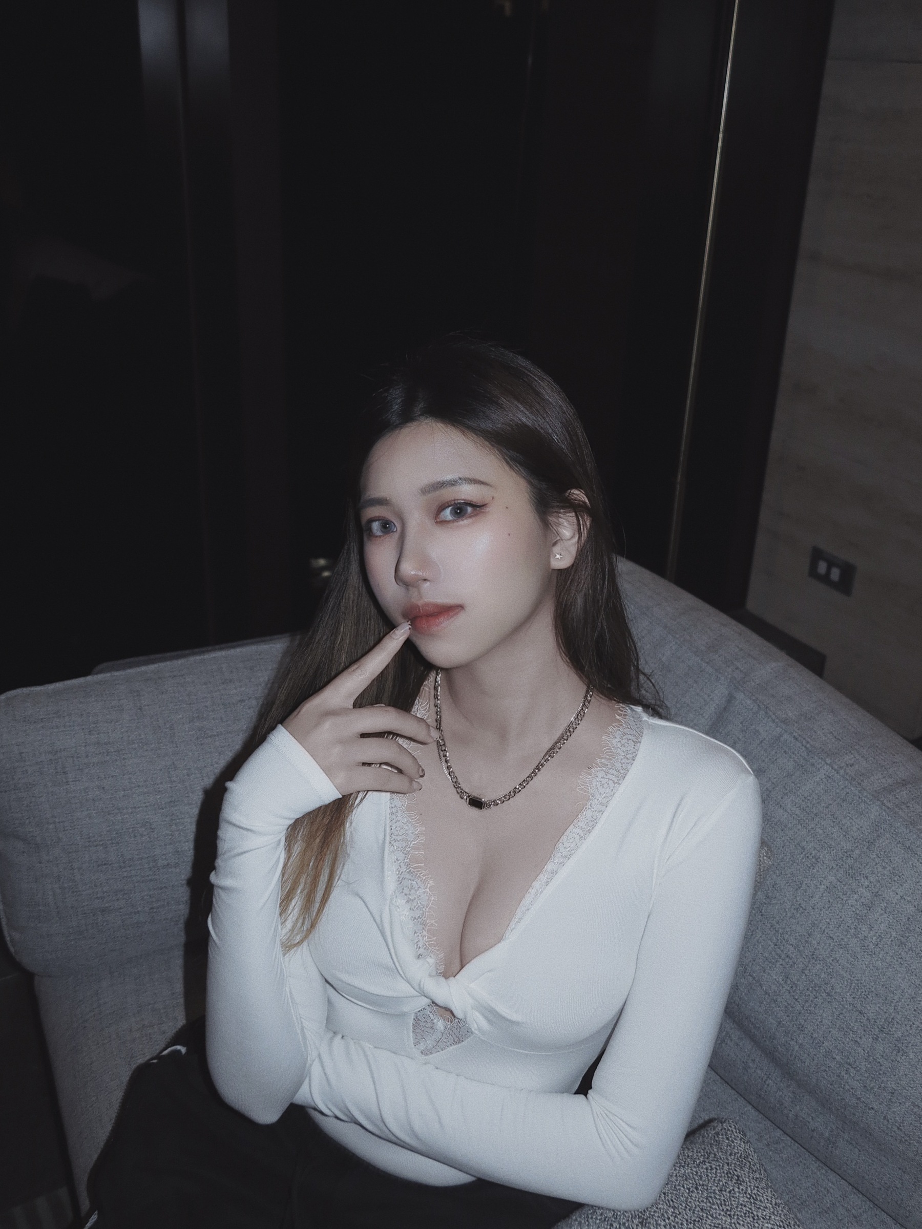 0DF1B944-2B1A-45BD-A49B-F4641F3080C8