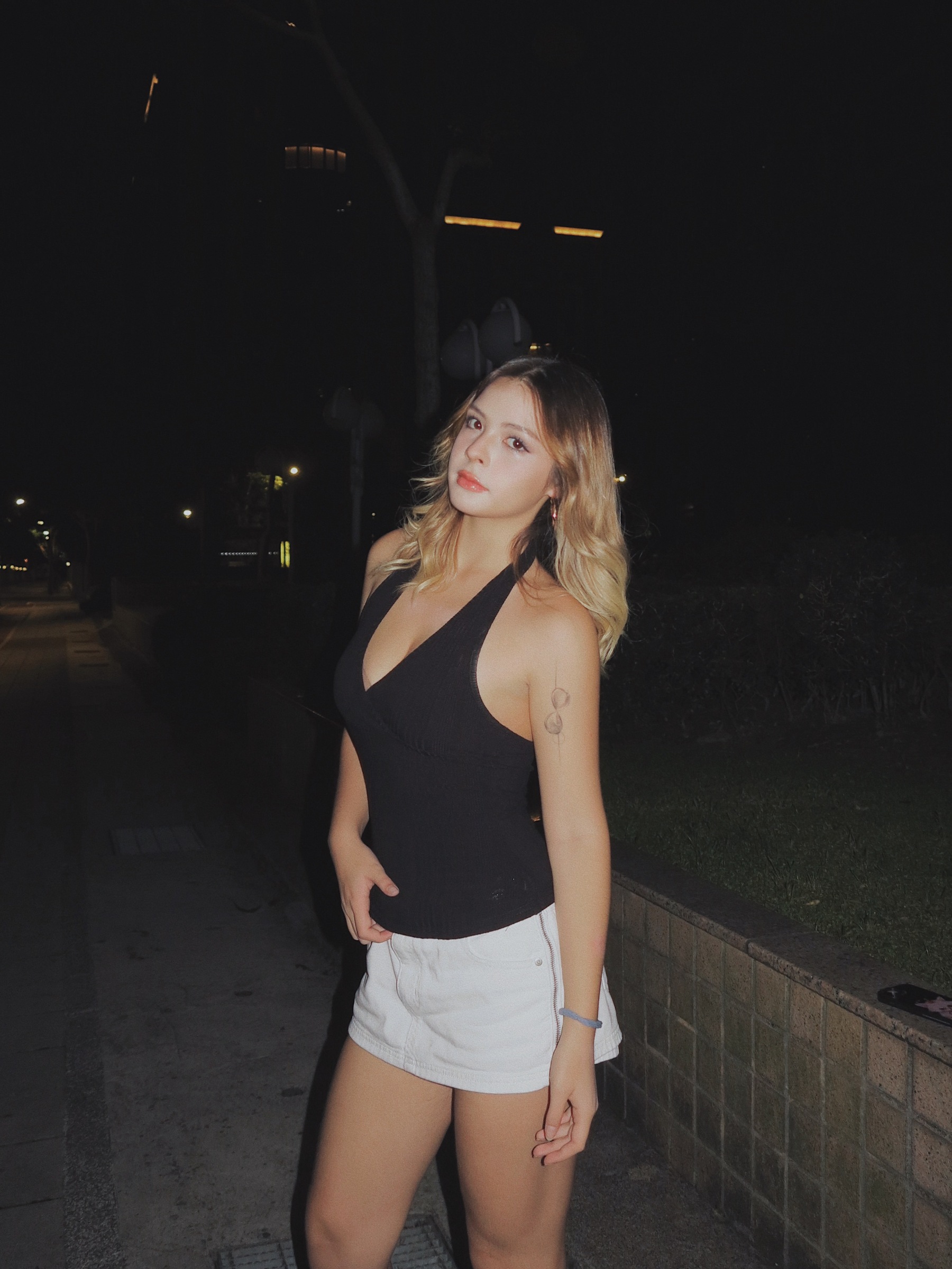 EE5687F0-C08D-4443-A8AF-302093FE4656