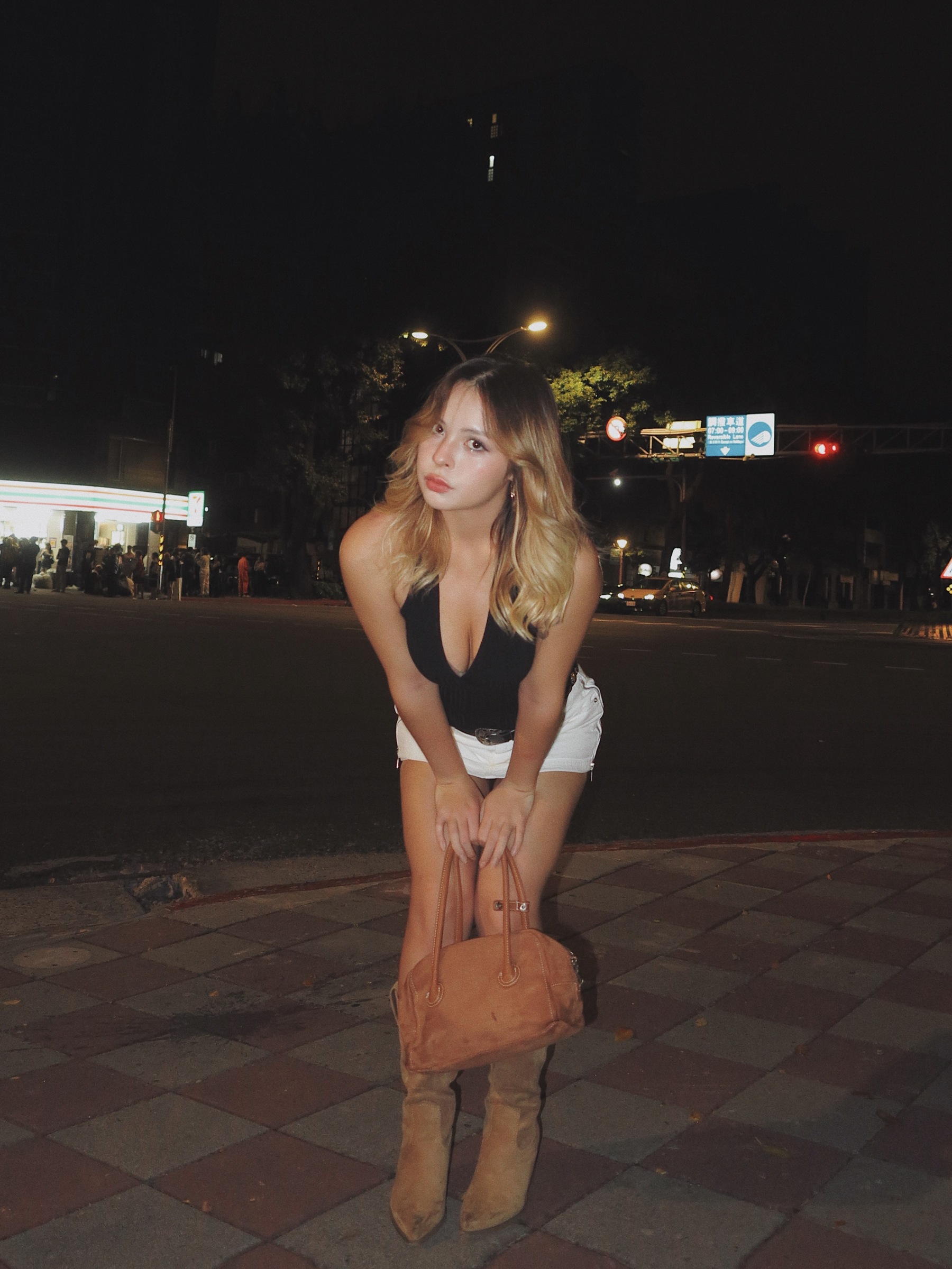 8B072910-2310-4ED1-B3D2-C4E5C7B9E86E