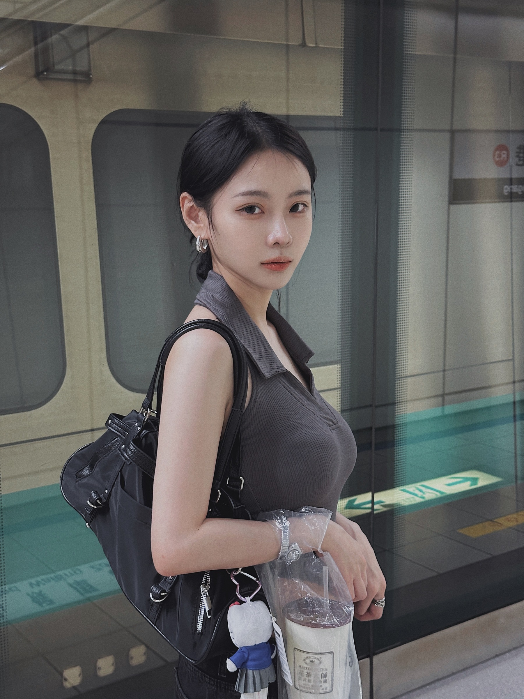 7AB9BFD8-D03F-4AF4-87BC-334BC53D30E8