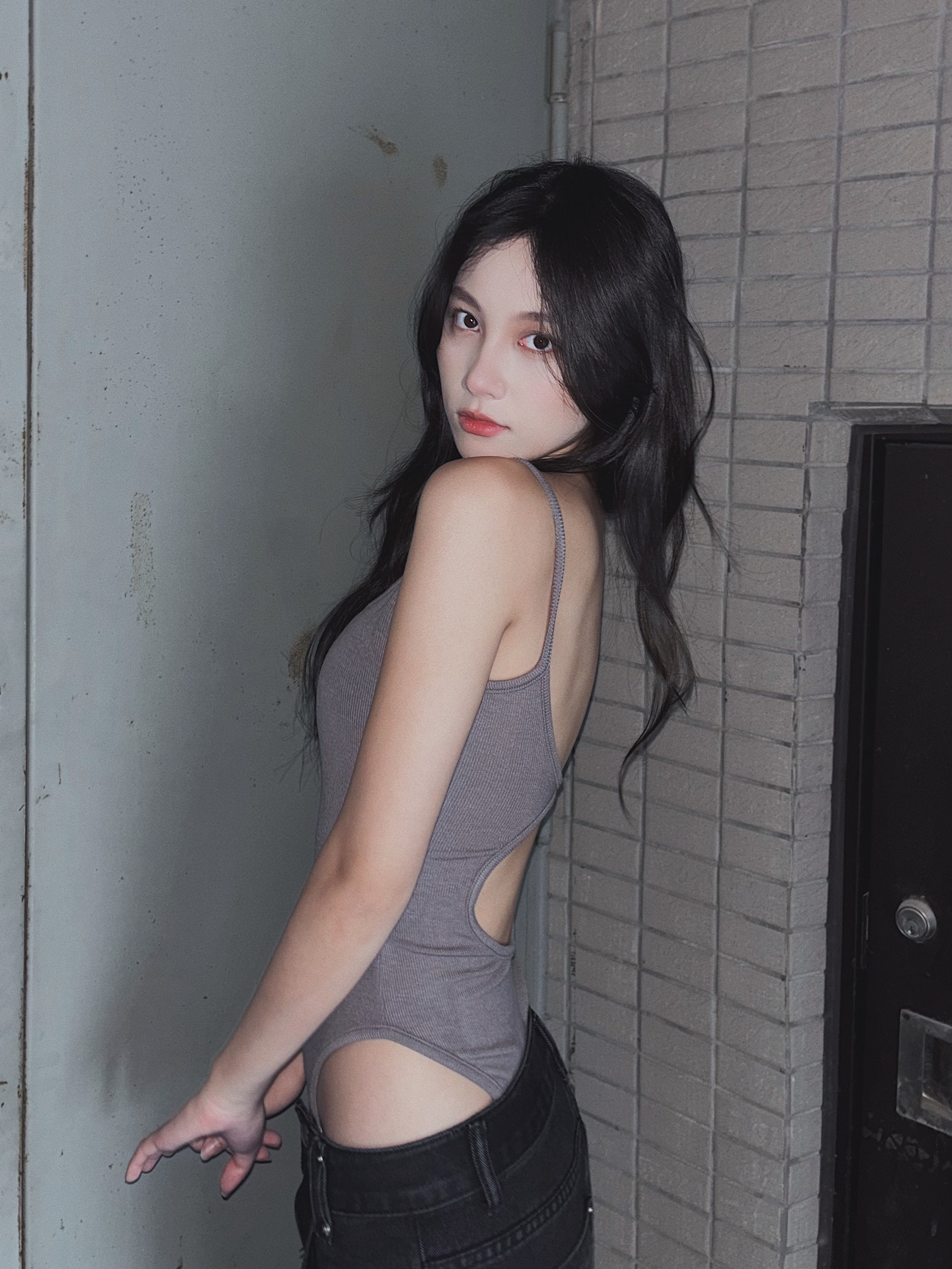 B3B9EEA8-5B40-4147-946D-BB453F3C2039