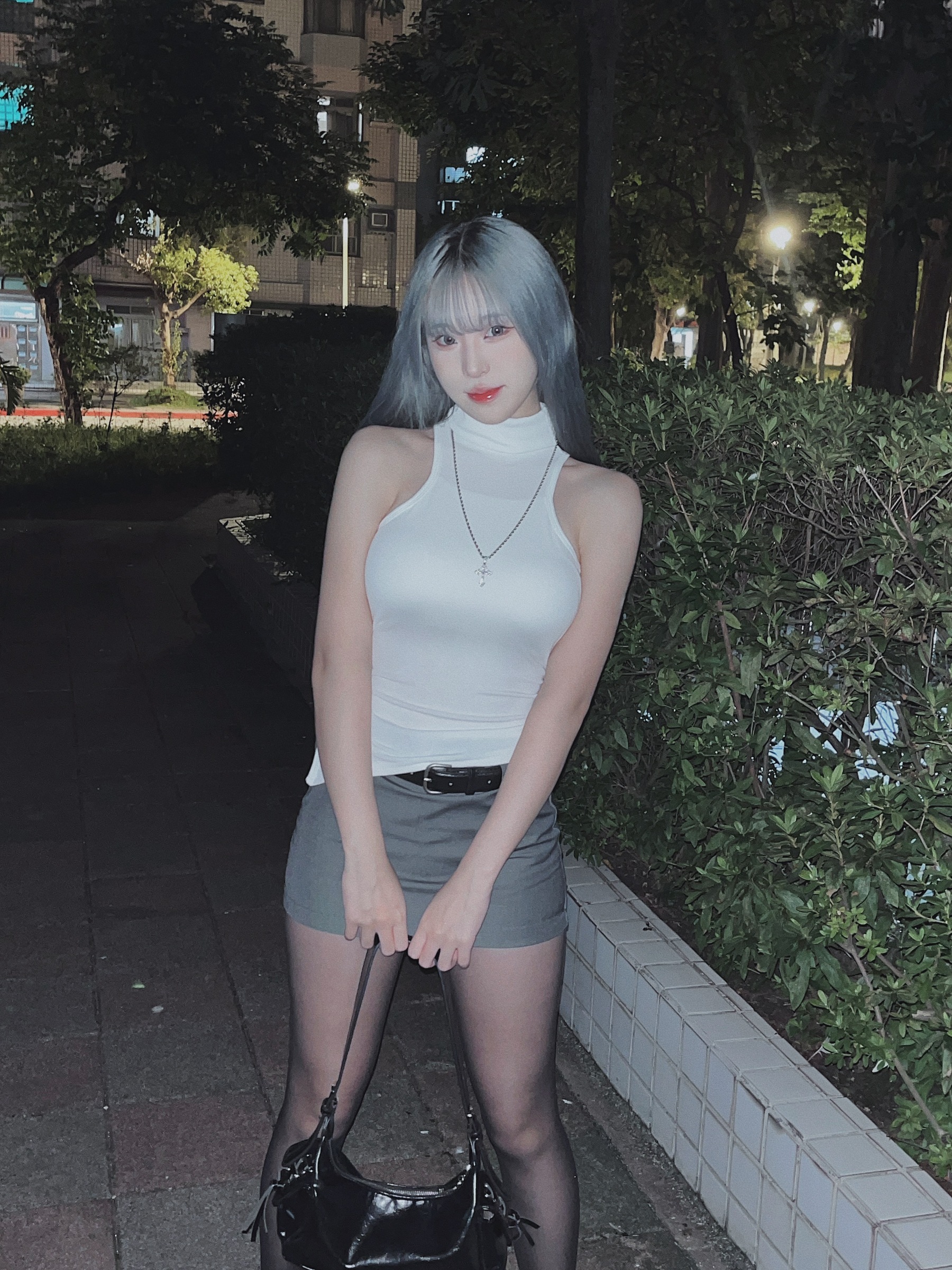 12E9DF66-5C40-418C-A65A-6B1885FCAD5C