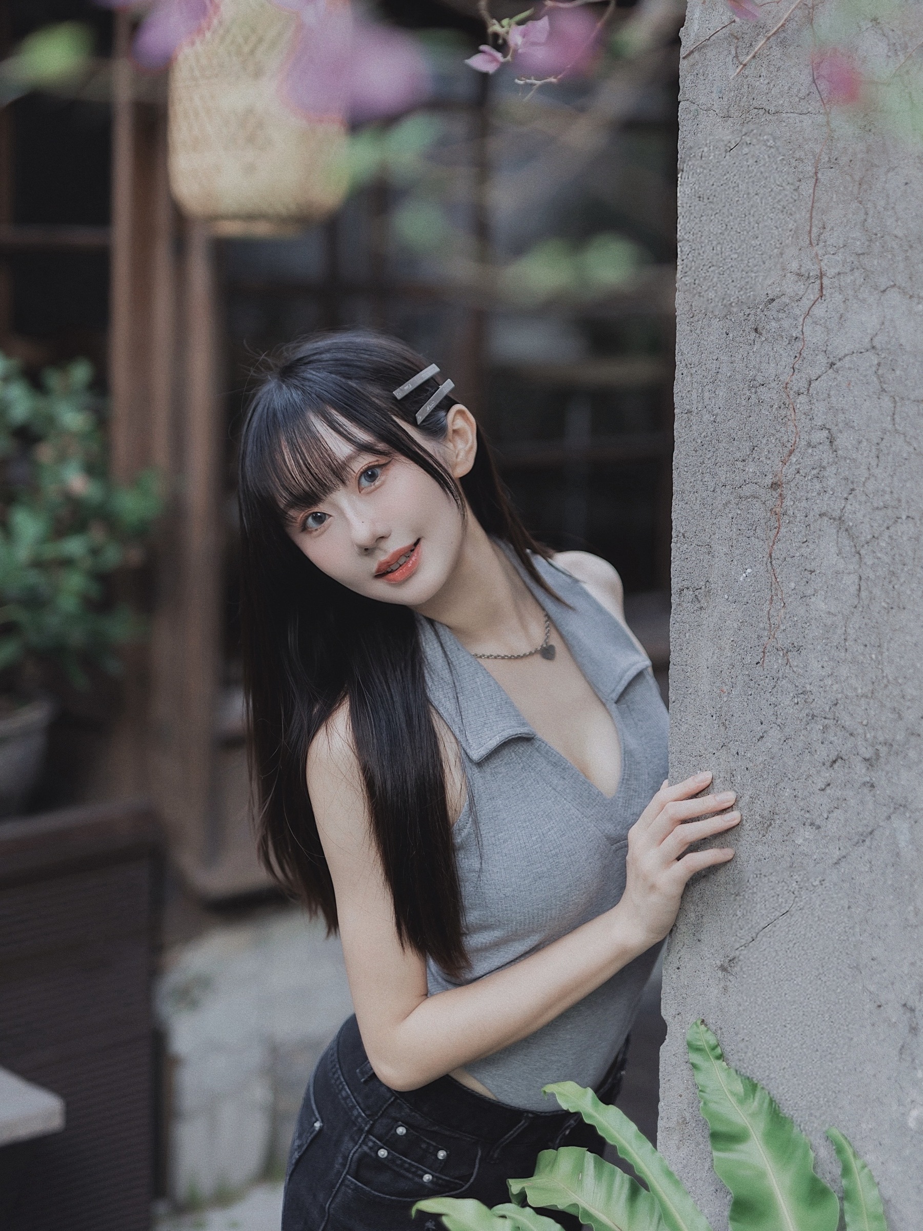 DCEF33B9-2325-4F23-8538-11E753561047