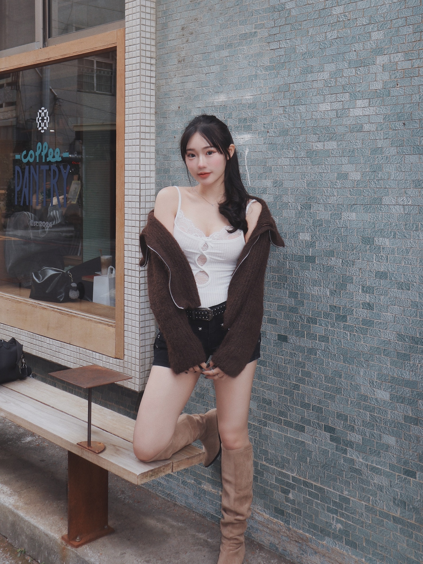 AA3DF17E-FAE8-47C8-8AE3-227493AE5437