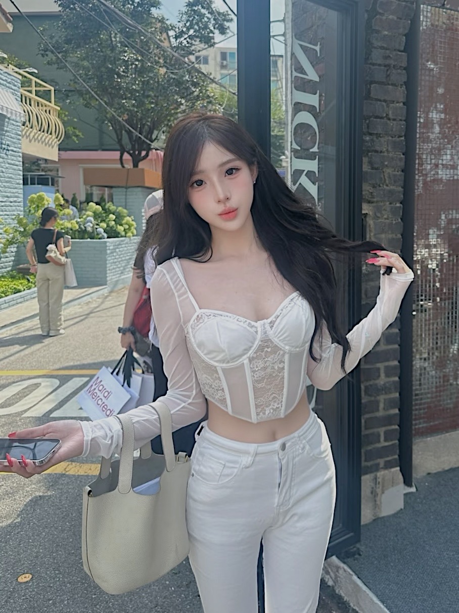 EAA6D07E-C264-429E-BEBE-9E1AD5ABCDB0