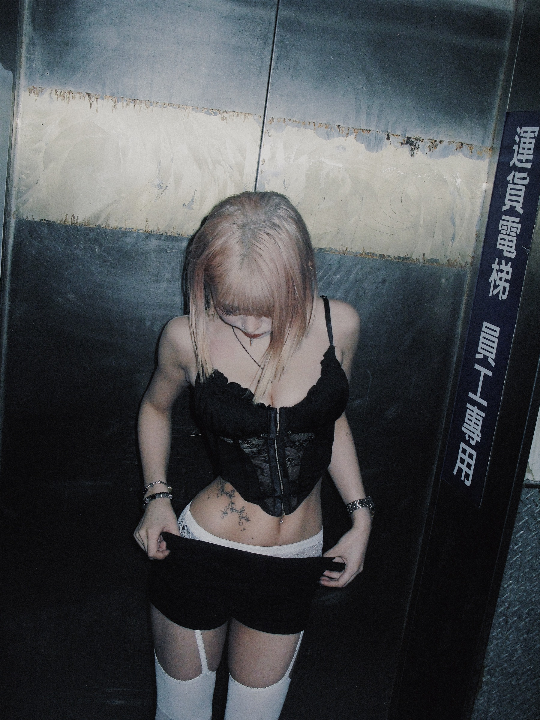 B6C19D77-4700-4A47-BC78-E076A24A1407