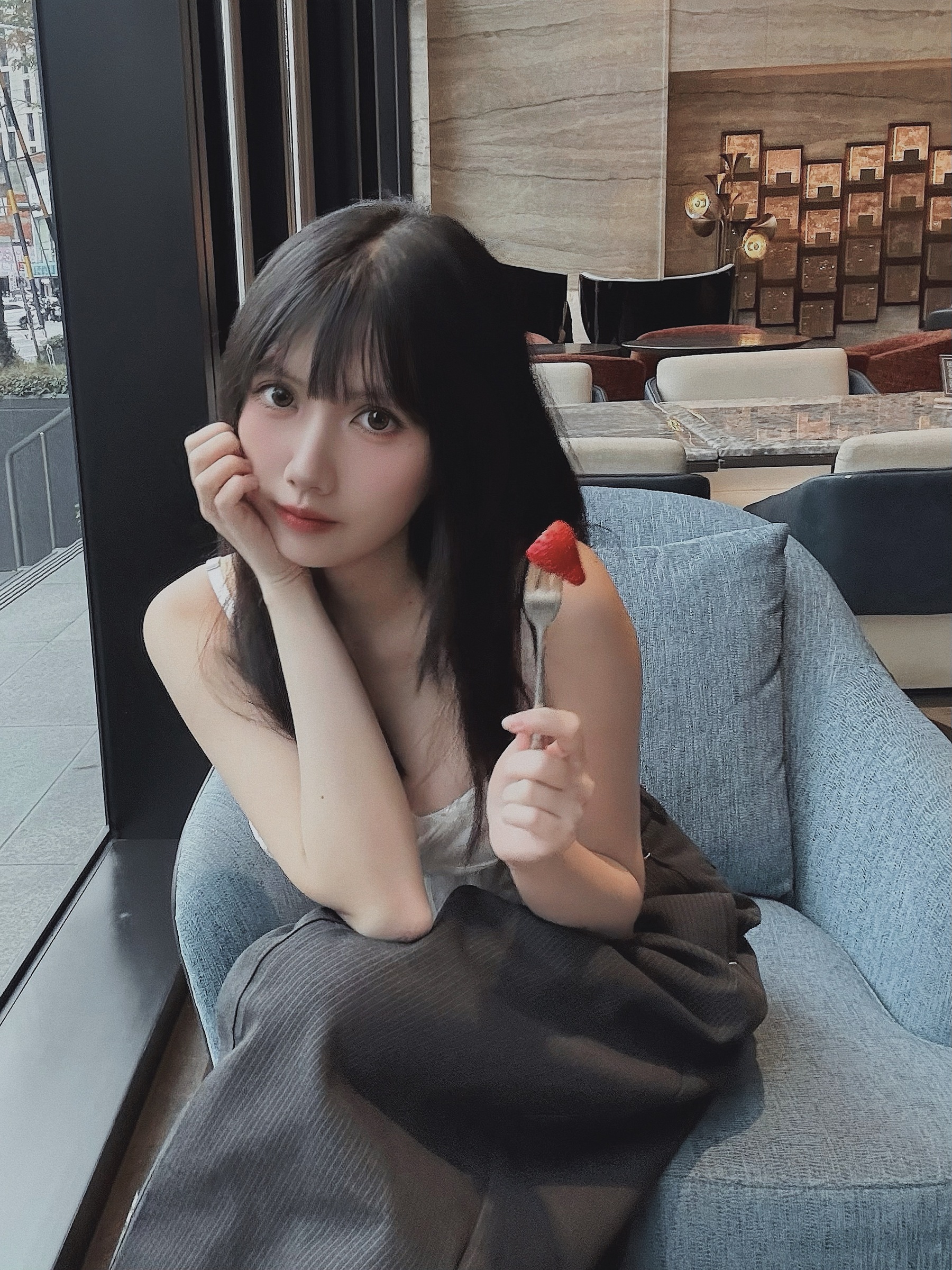 CE352185-F37F-403A-8160-CC8166928714