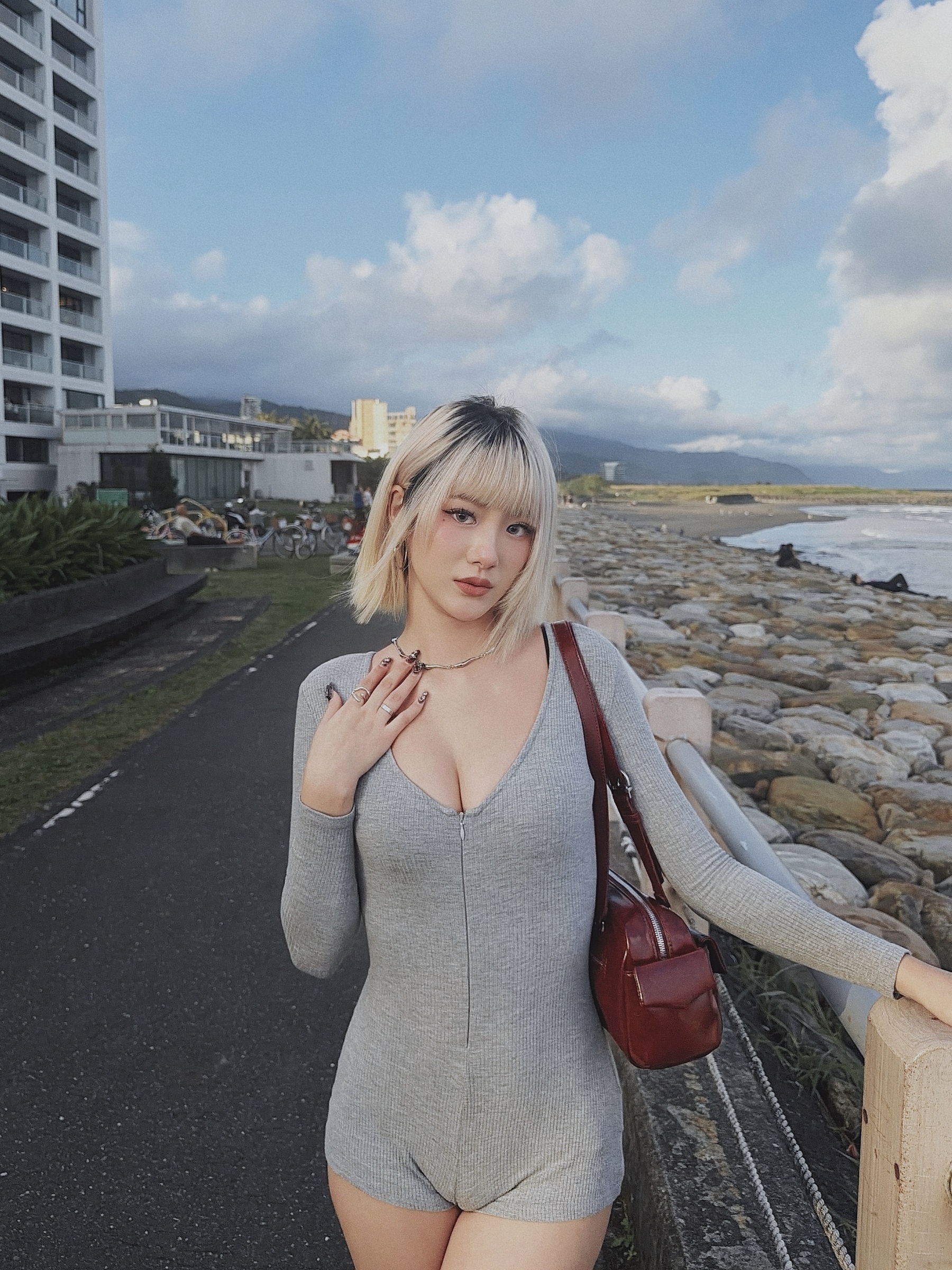 C5AFBACB-98A3-460D-83FB-55017BECF5F4