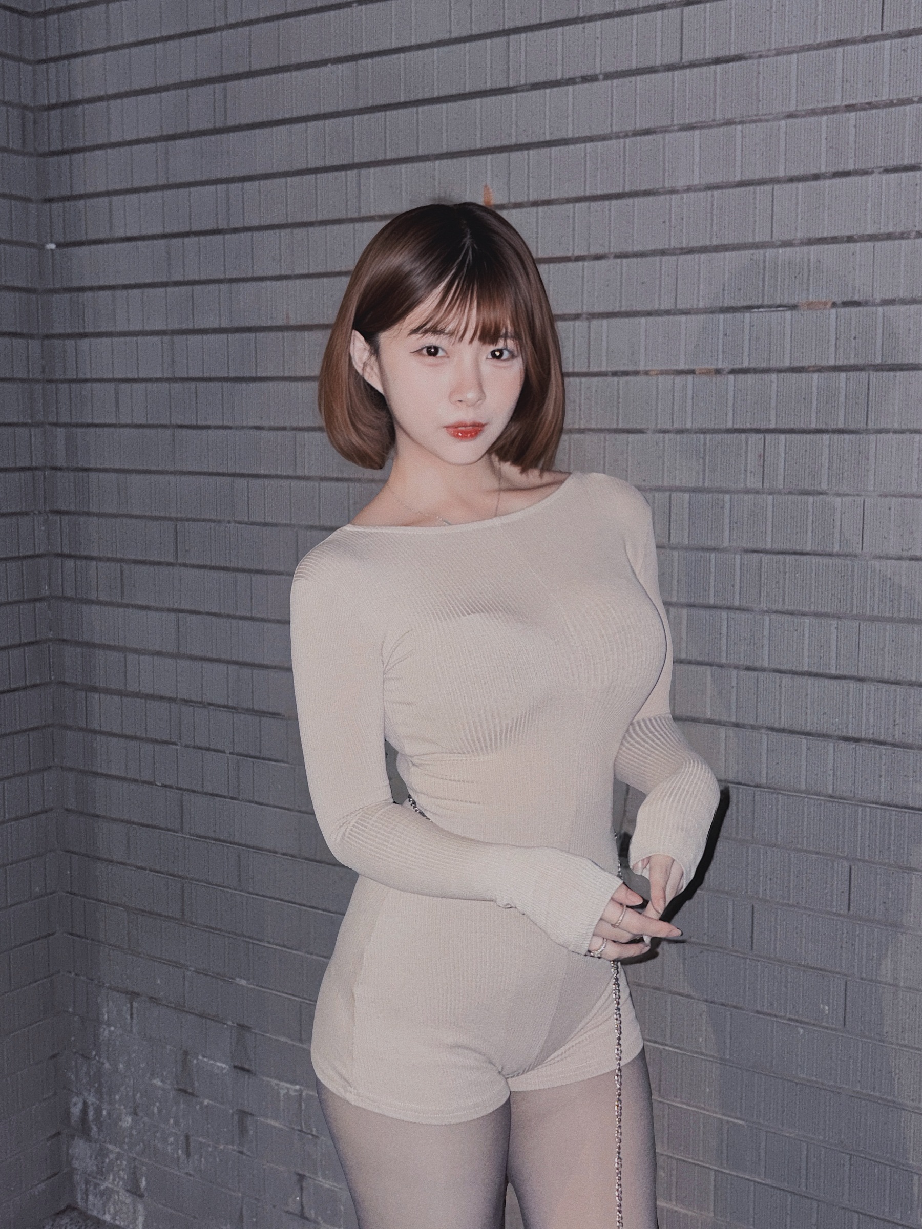 D193DB85-B82C-4E43-BC95-2EC87F7F45A9