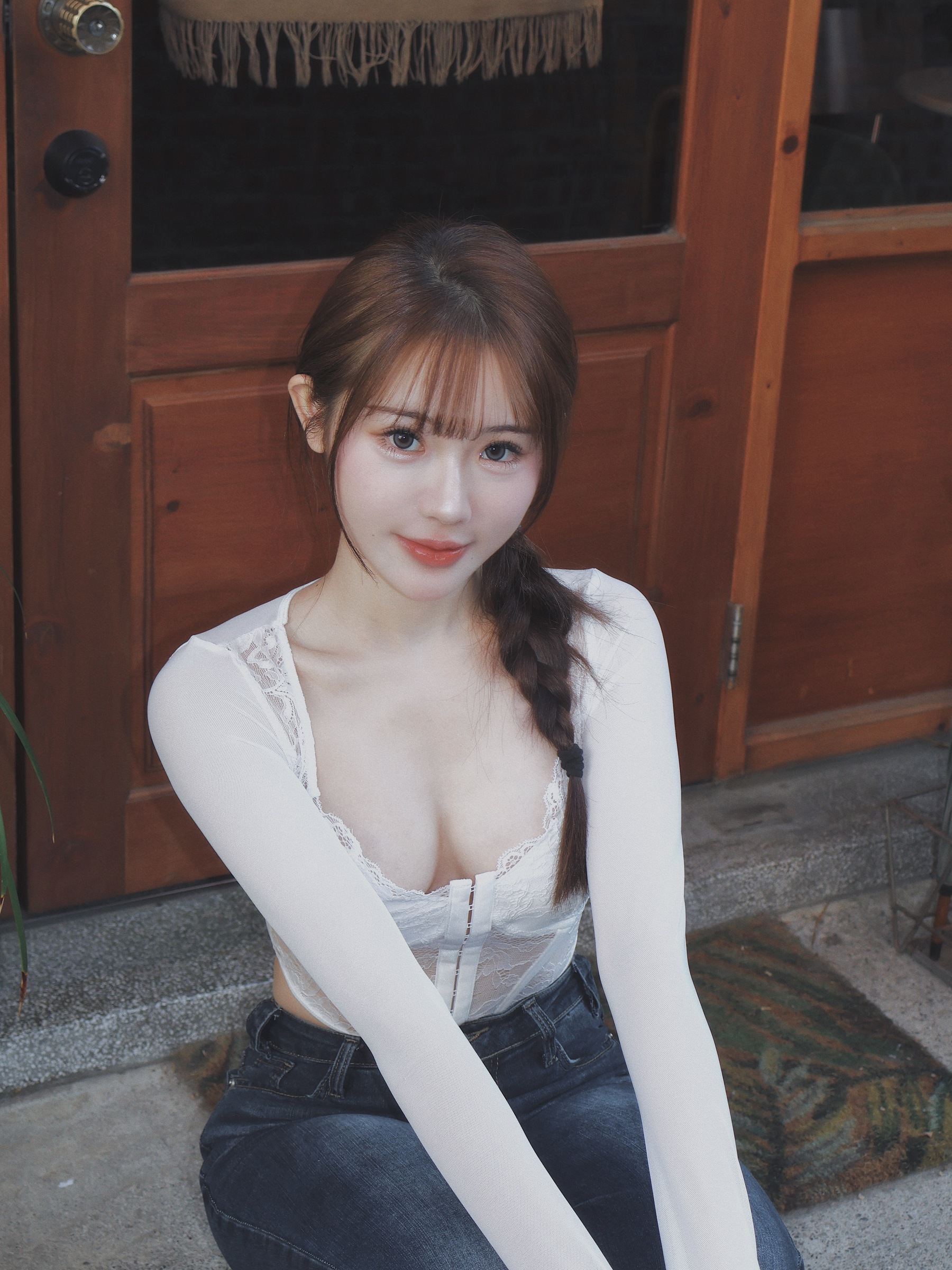 DBD46D04-F591-4E18-A70F-D7B985A969FC 2