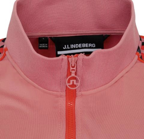 3D8AE292-C816-43AC-BE44-95F7037DFA94